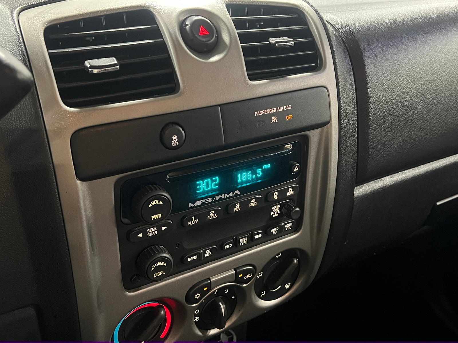 Thumbnail: 2012 Chevrolet Colorado - 4