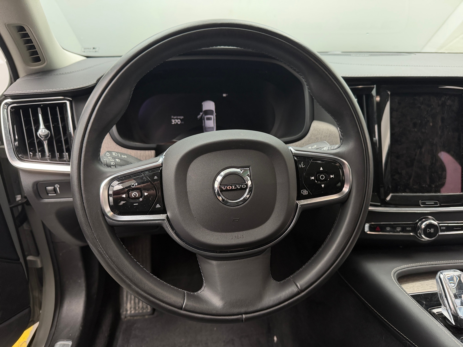 Thumbnail: 2022 Volvo S90 - 4