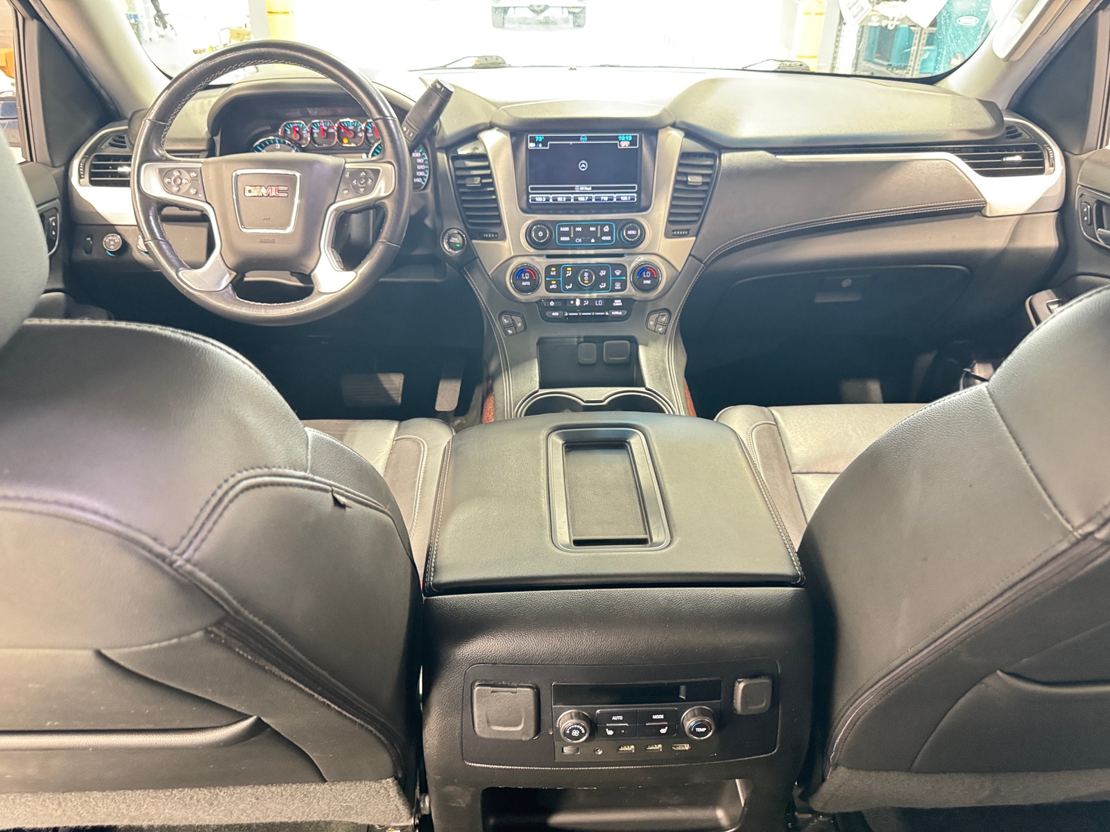 Thumbnail: 2018 GMC Yukon XL - 2