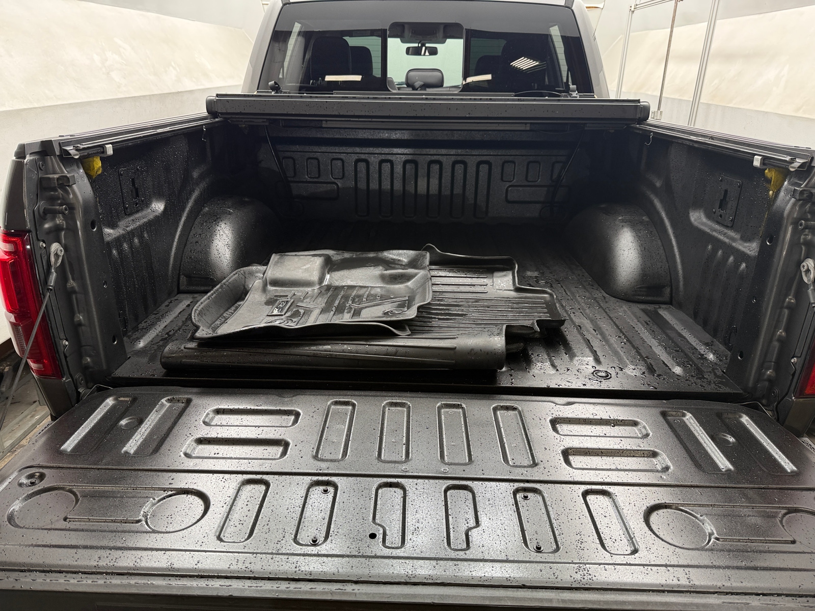 Thumbnail: 2016 Ford Econoline - 6