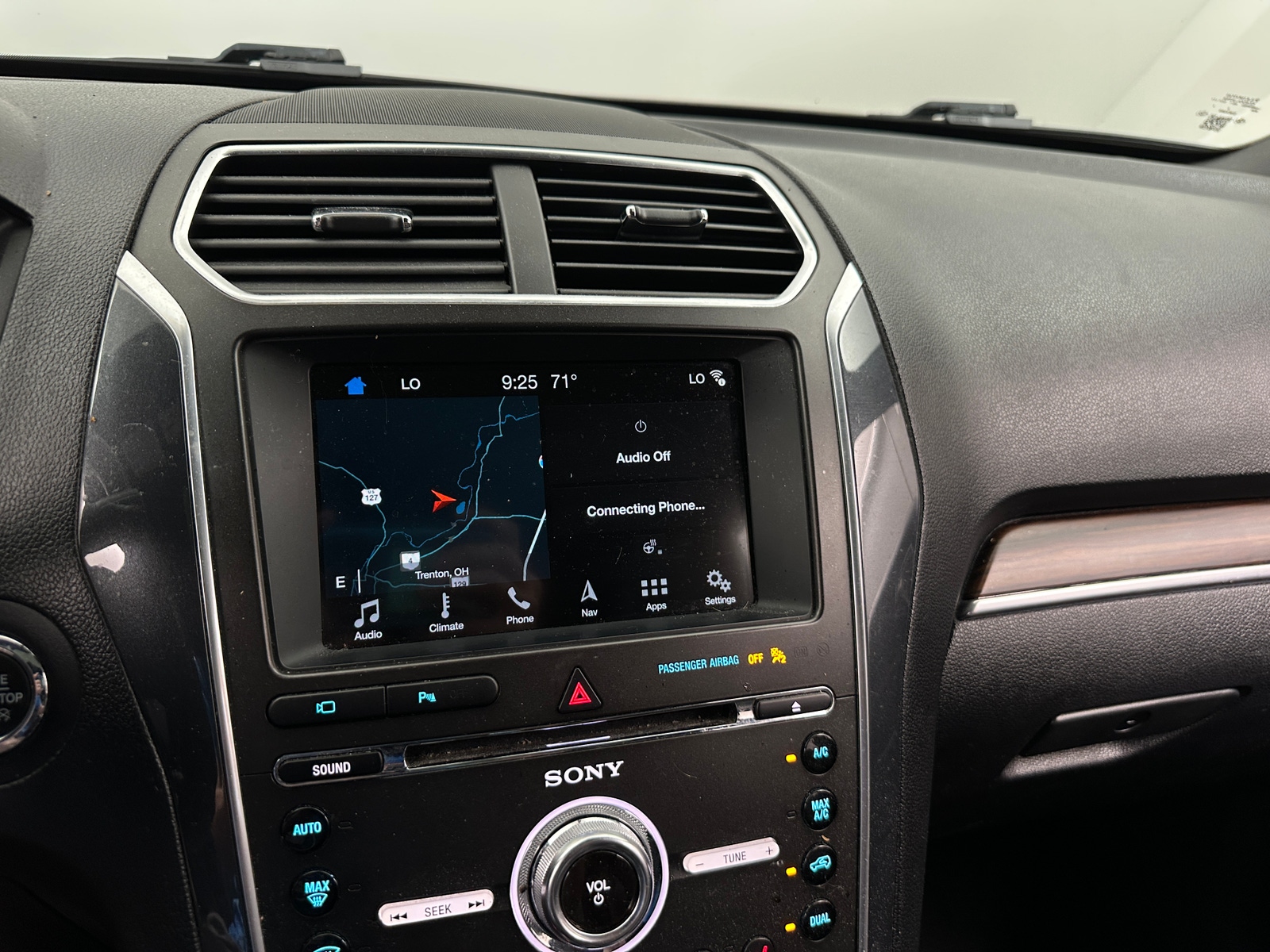 Thumbnail: 2018 Ford Explorer - 3