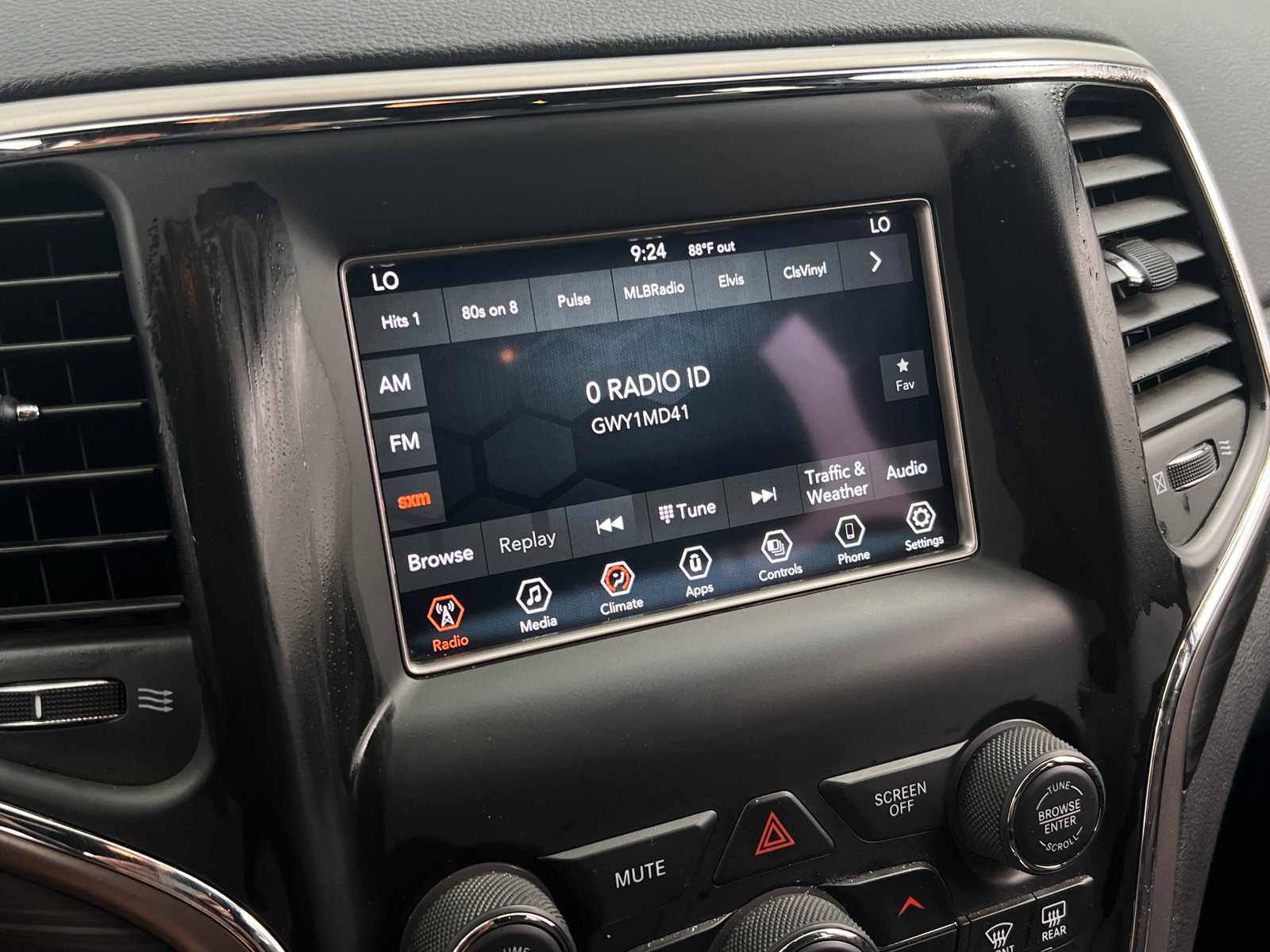Thumbnail: 2021 Jeep Grand Cherokee - 4