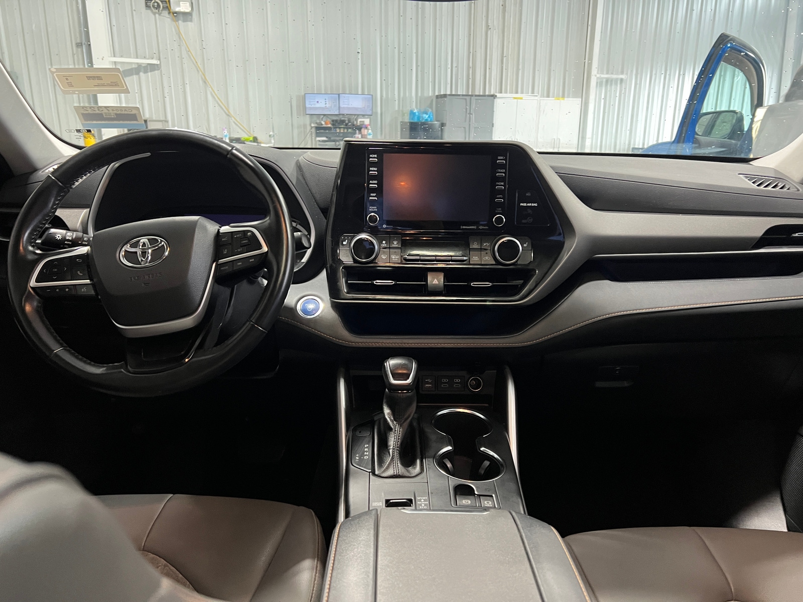Thumbnail: 2022 Toyota Highlander - 3