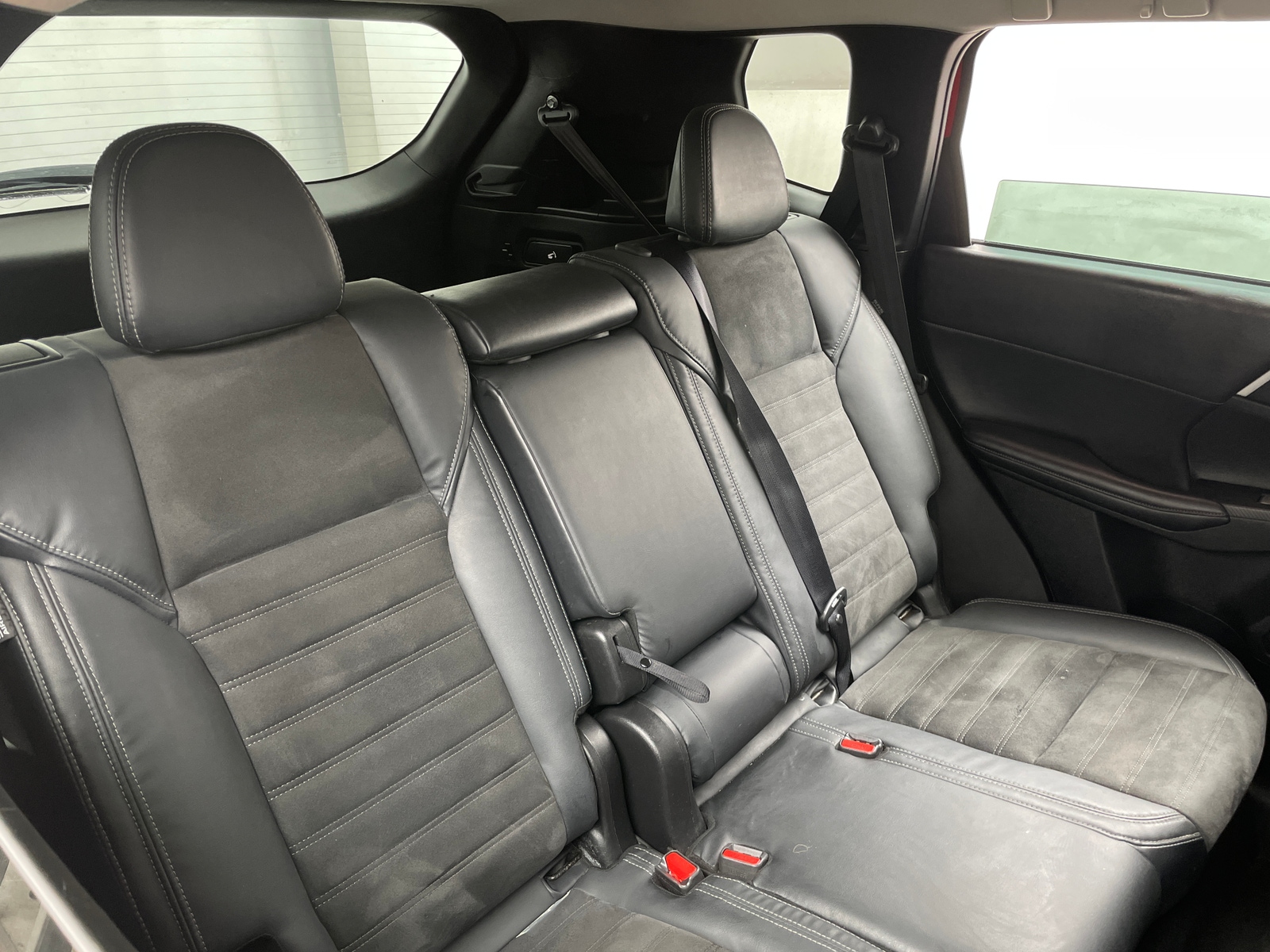 Thumbnail: 2023 Mitsubishi Outlander - 5