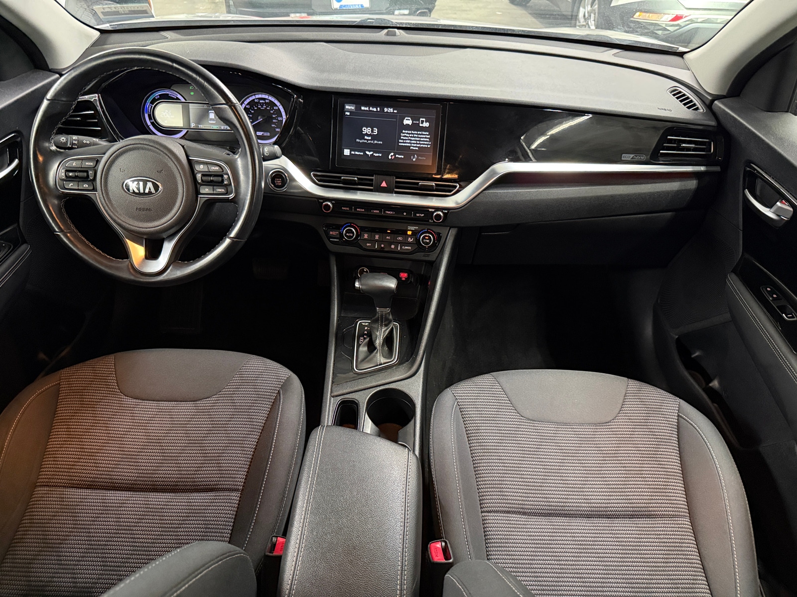 Thumbnail: 2020 Kia Niro - 3