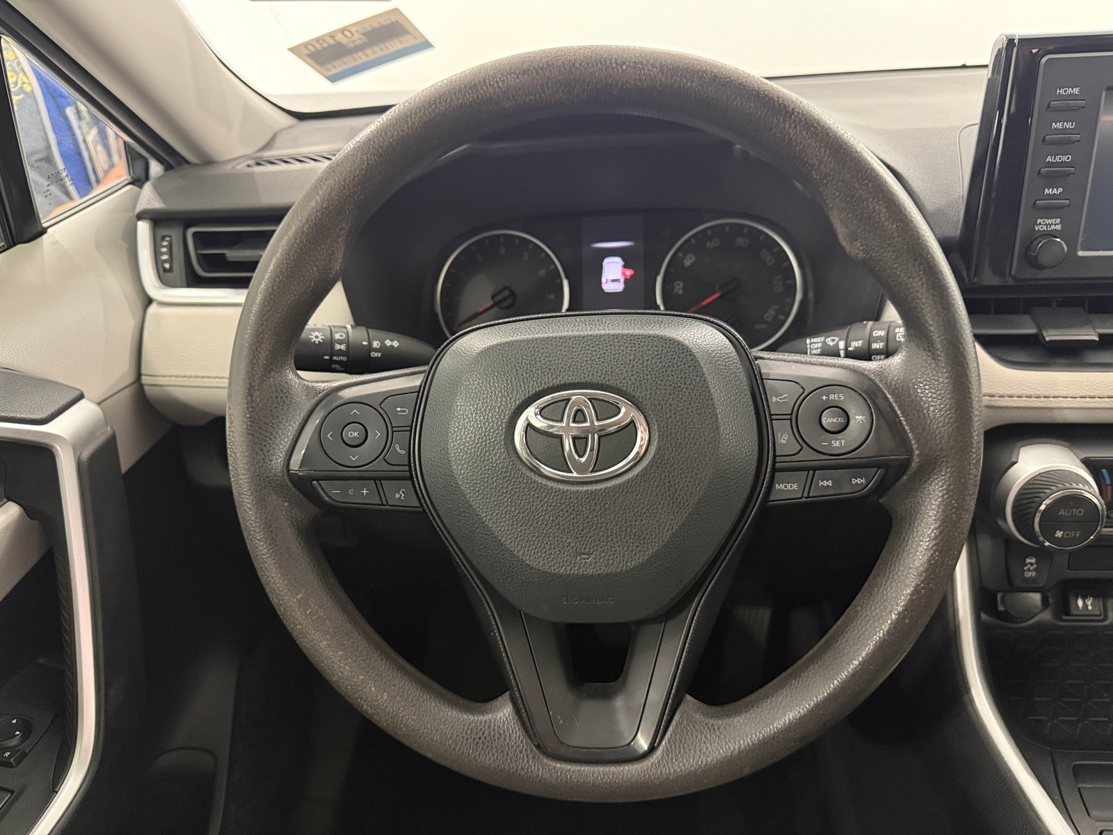 Thumbnail: 2019 Toyota RAV4 - 5