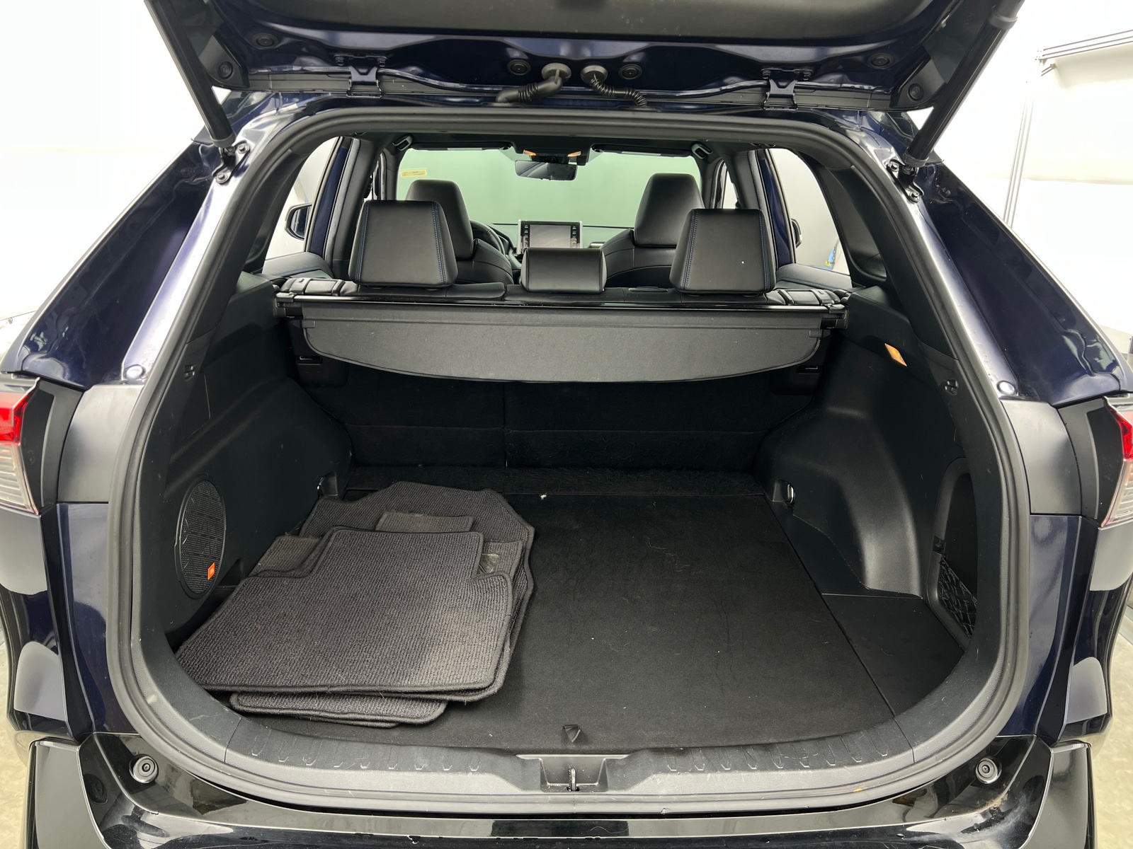Thumbnail: 2020 Toyota RAV4 - 6