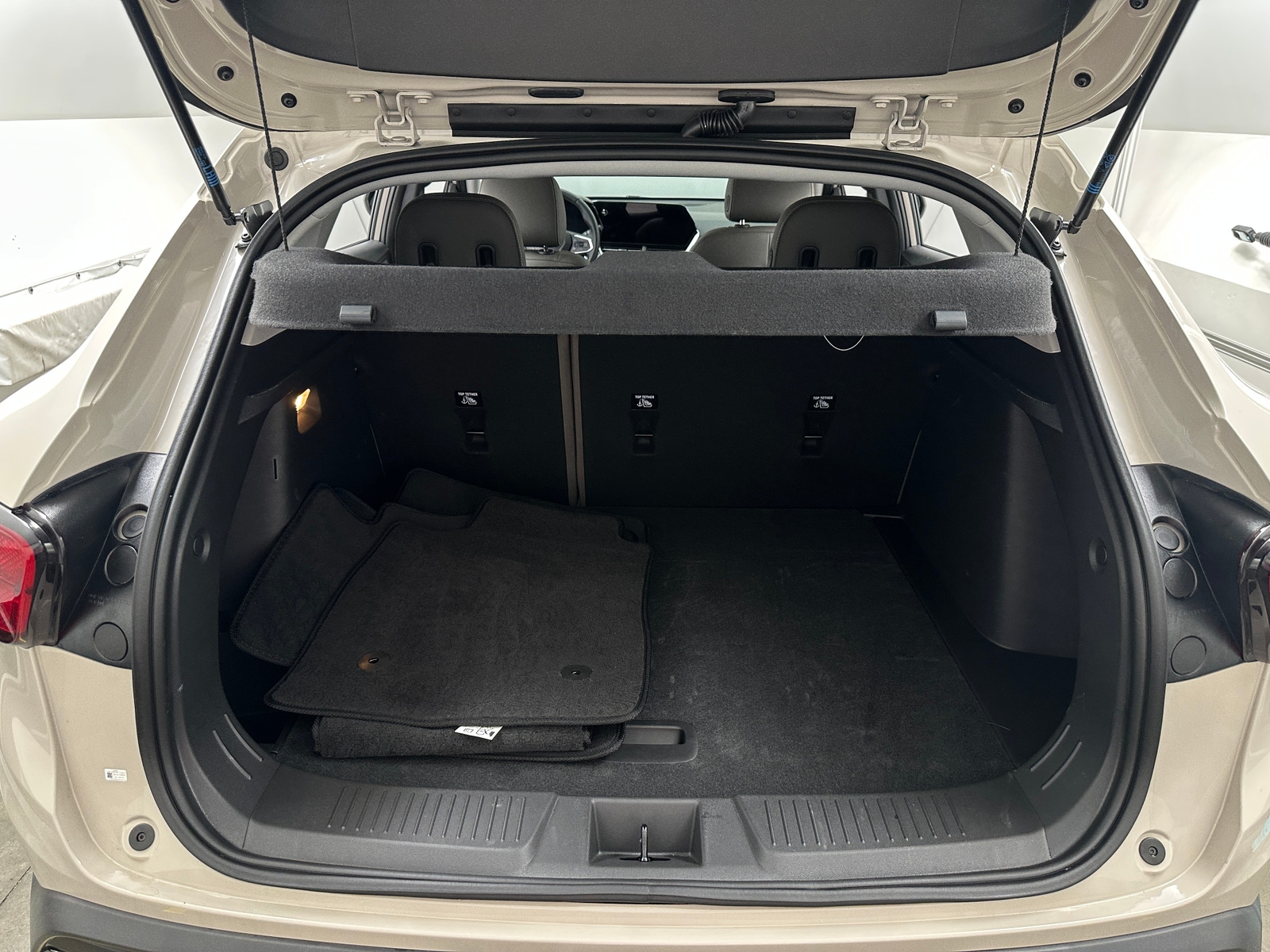 Thumbnail: 2026 Chevrolet Trax - 6