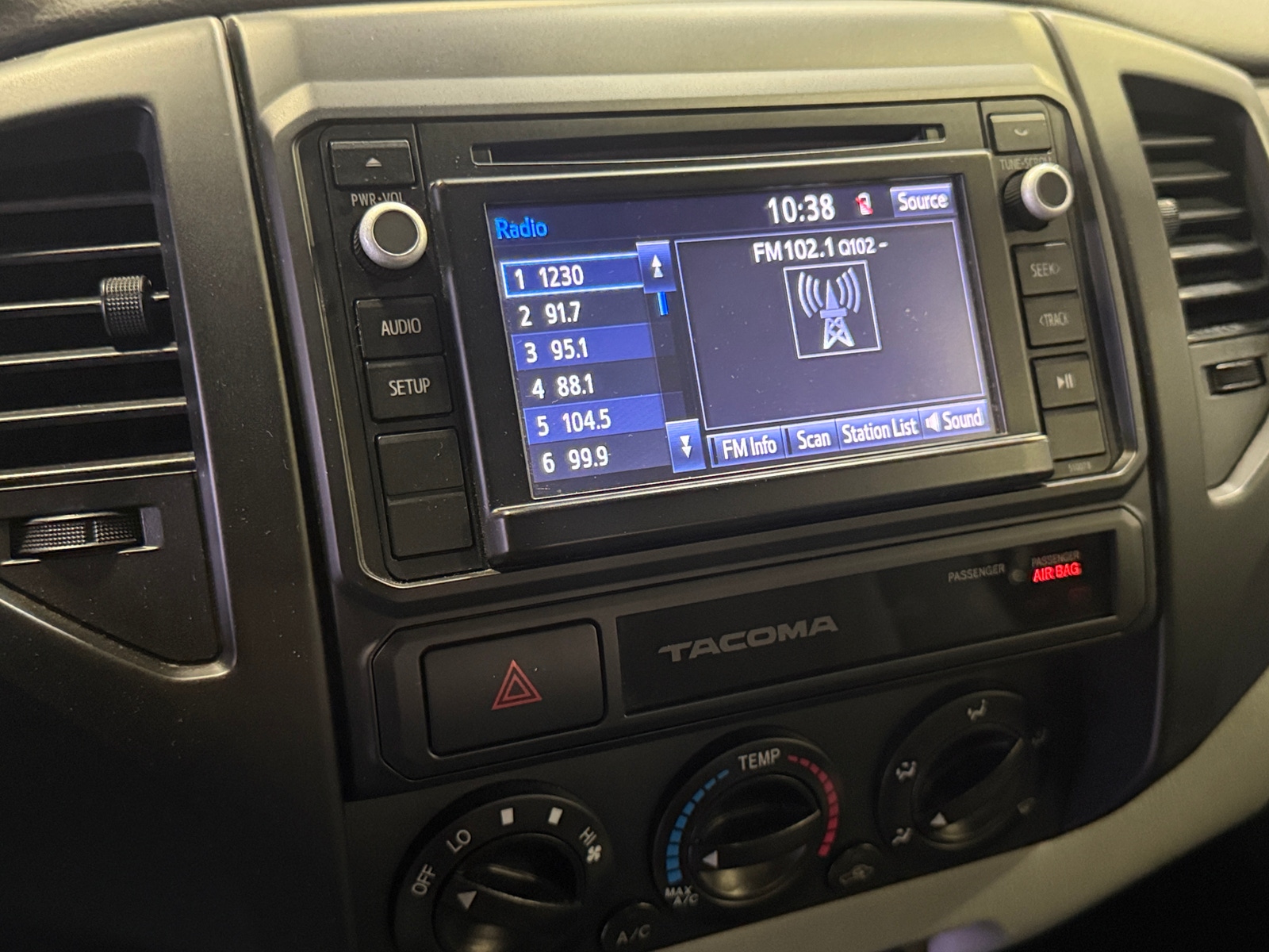 Thumbnail: 2015 Toyota Tacoma - 4