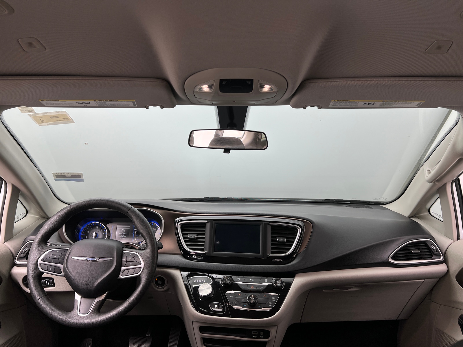 Thumbnail: 2018 Chrysler Pacifica - 3