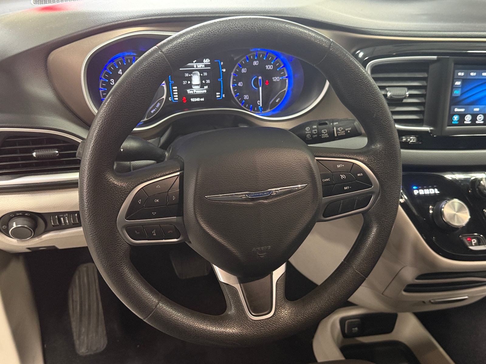 Thumbnail: 2018 Chrysler Pacifica - 5