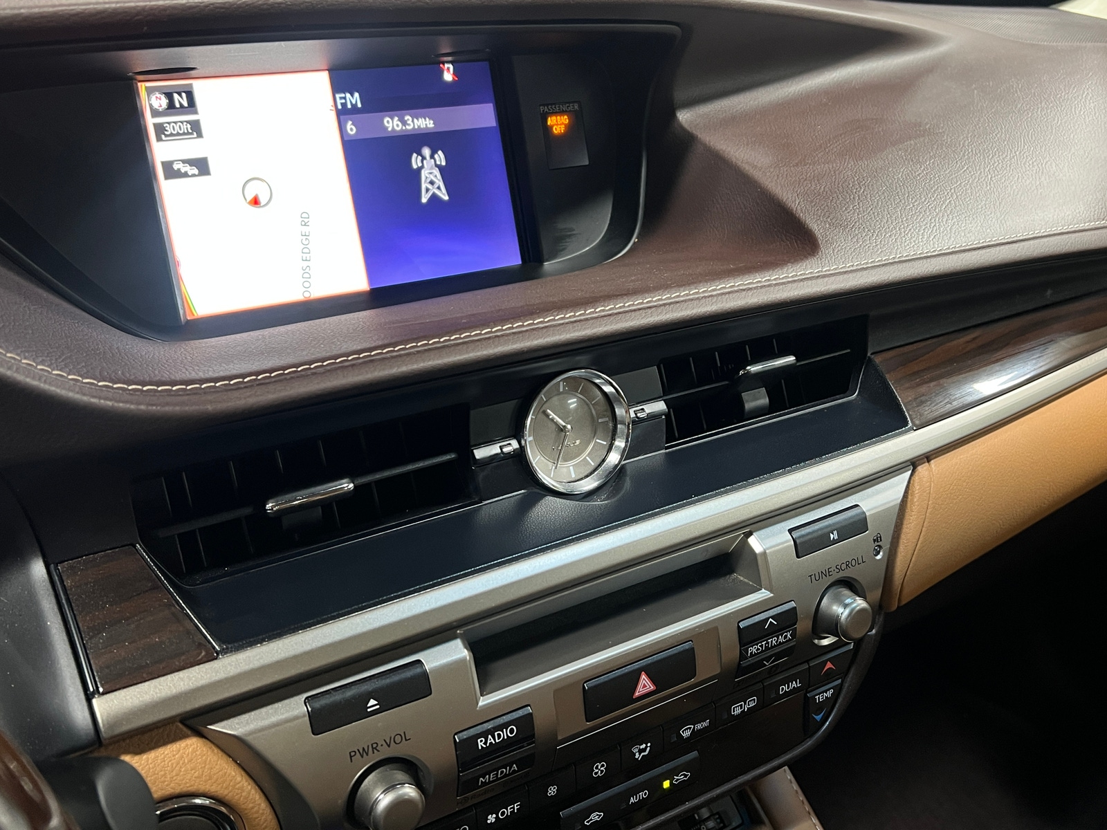 Thumbnail: 2017 Lexus ES - 3