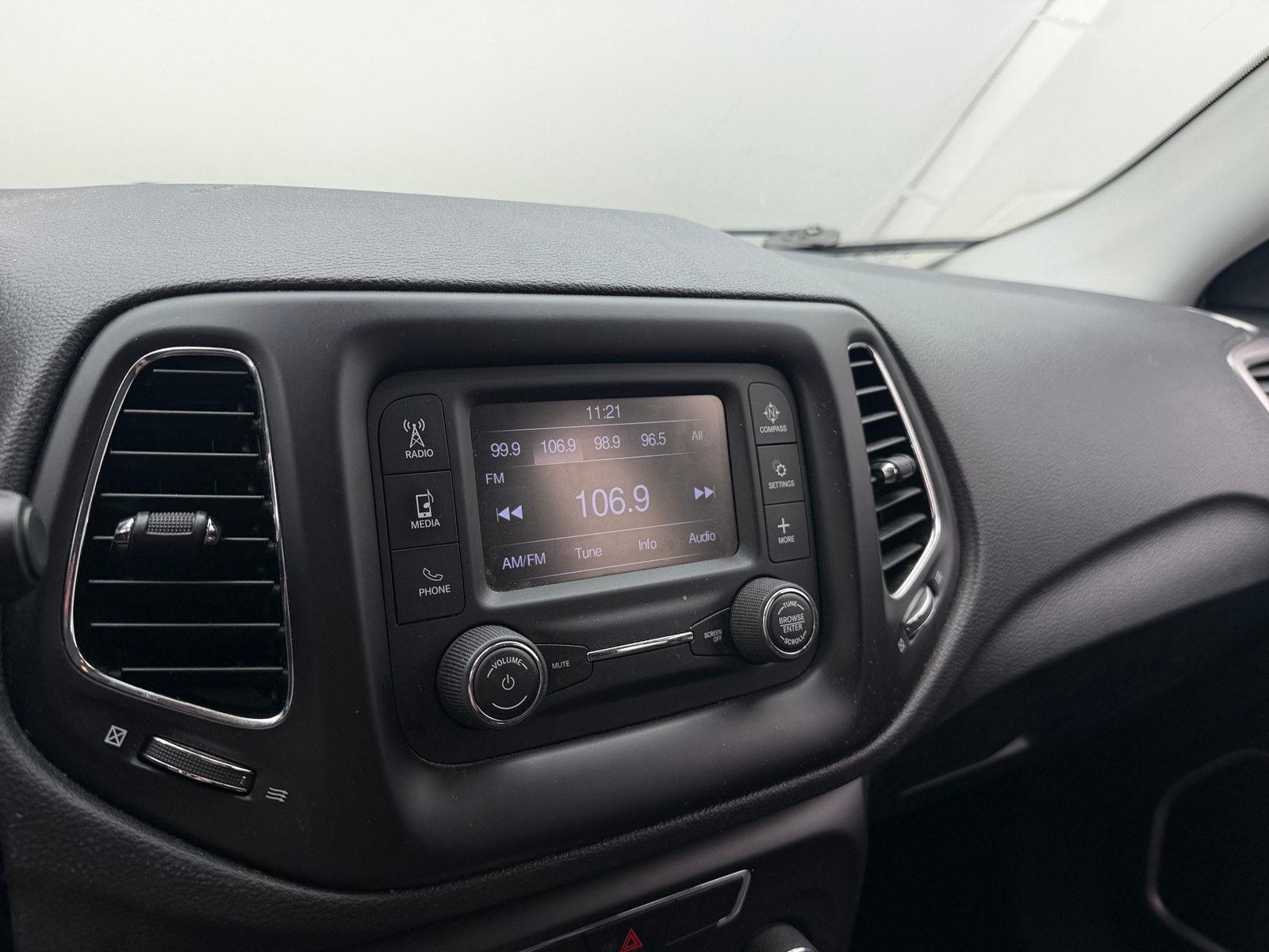 Thumbnail: 2018 Jeep Compass - 4