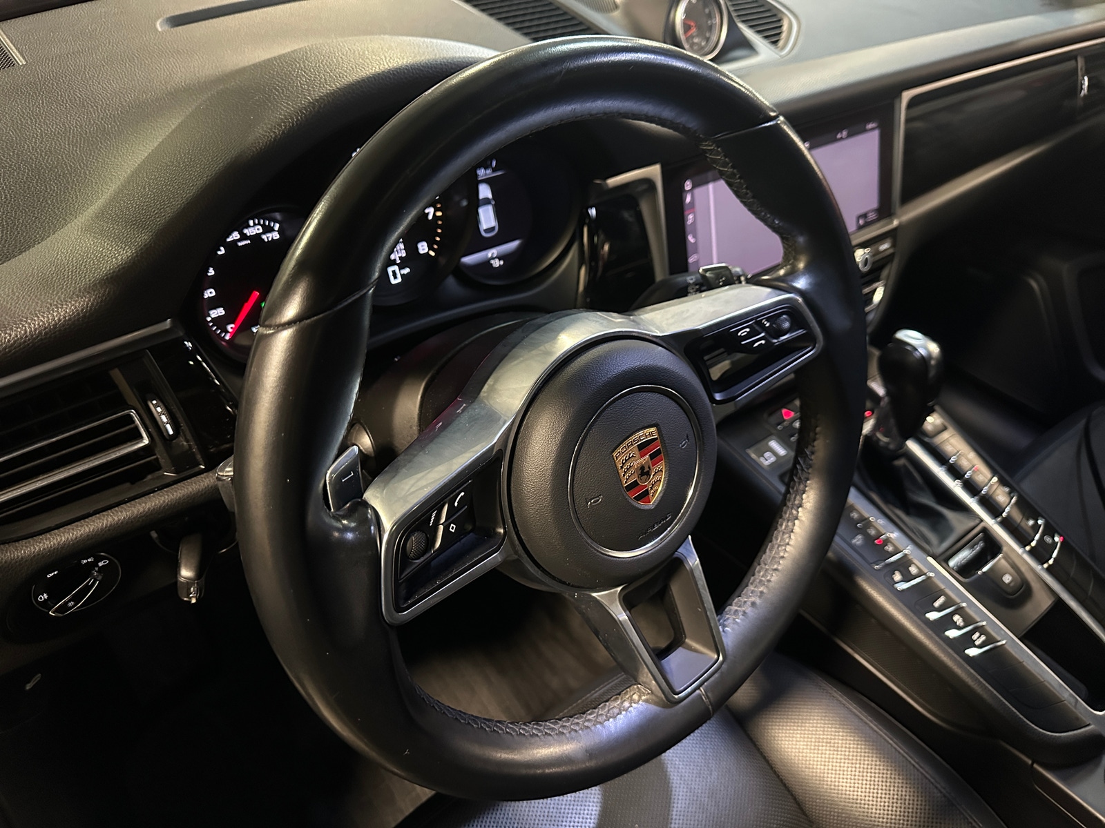 Thumbnail: 2019 Porsche Macan - 4