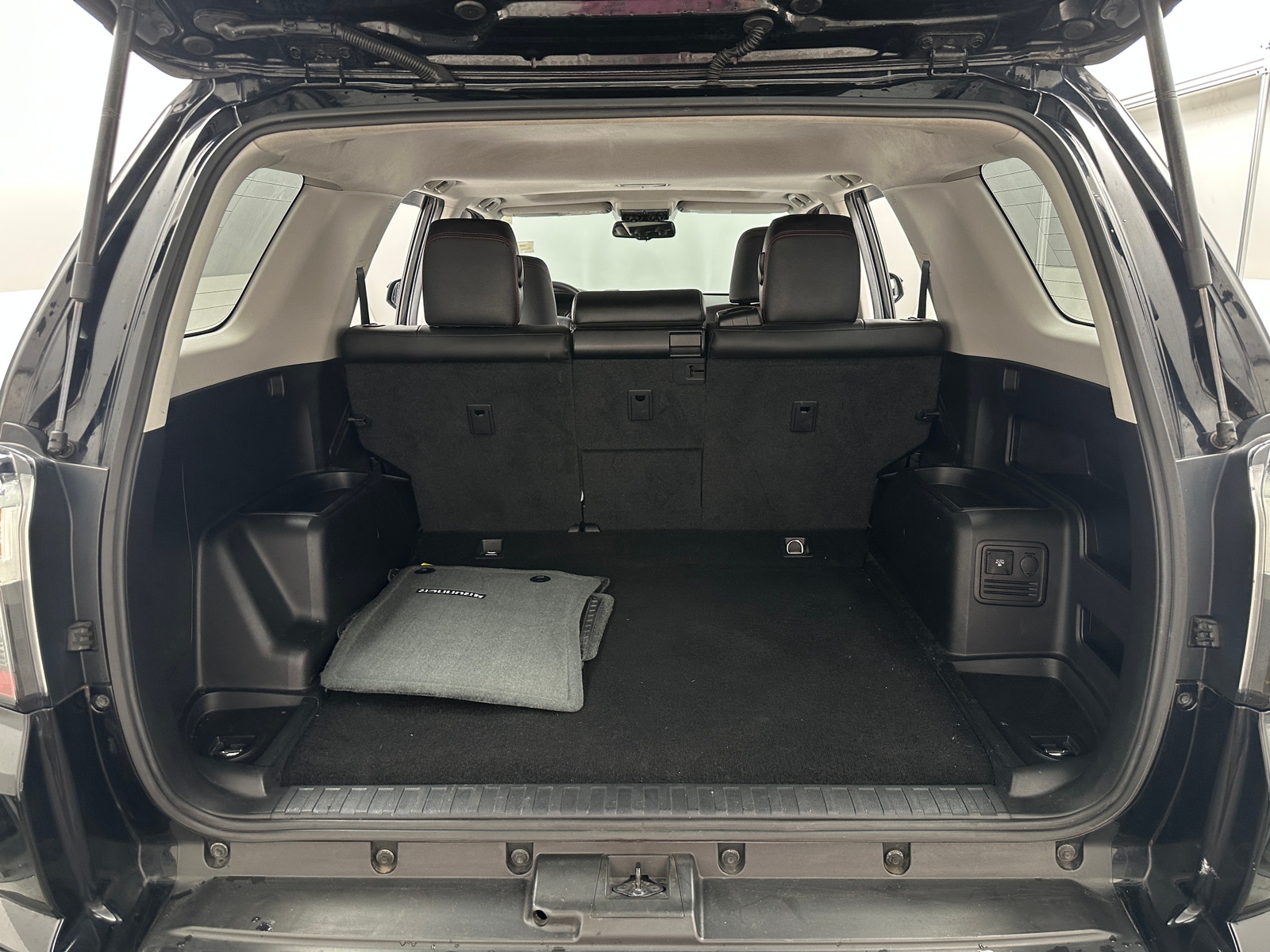 Thumbnail: 2016 Toyota 4Runner - 7