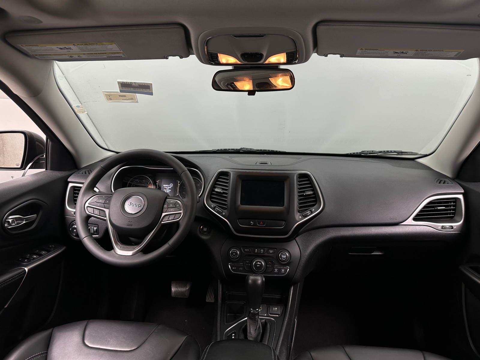 Thumbnail: 2020 Jeep Cherokee - 3