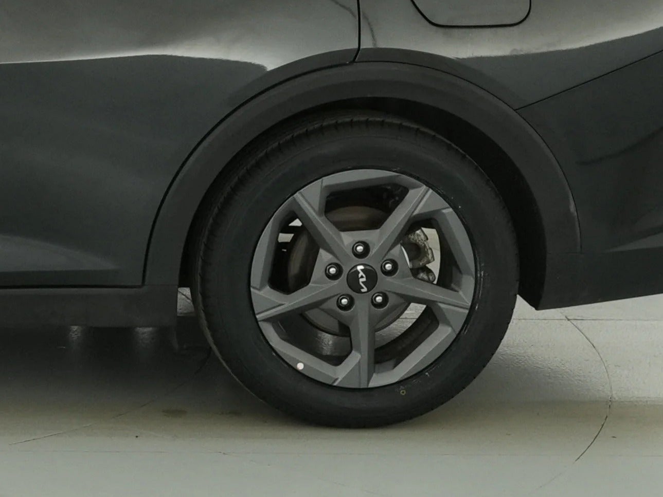 2025 Kia K4 LXS - Photo 17