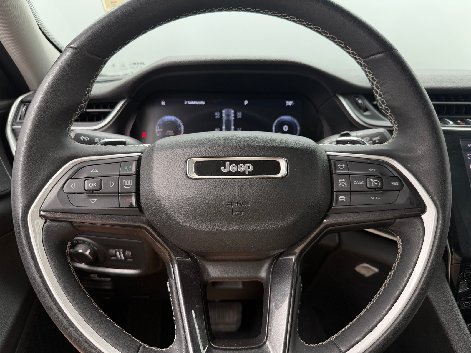Thumbnail: 2023 Jeep Grand Cherokee - 5