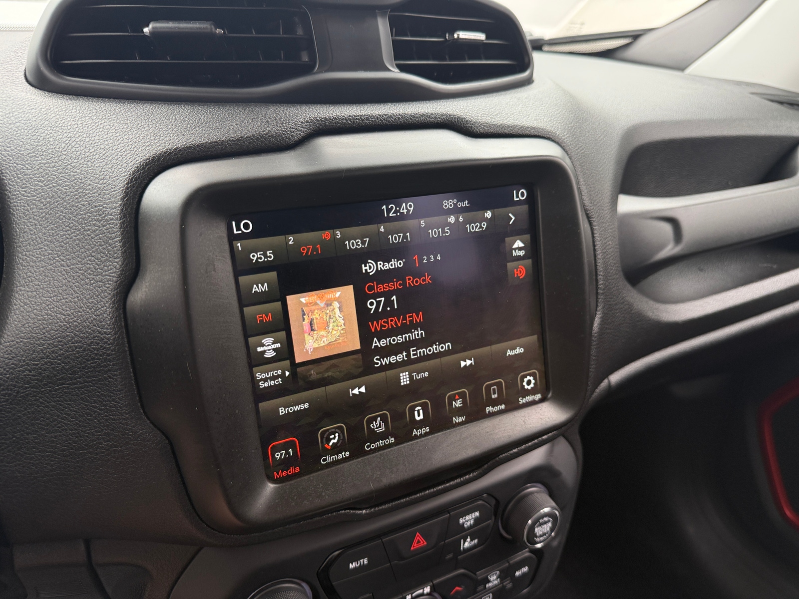 Thumbnail: 2023 Jeep Renegade - 3