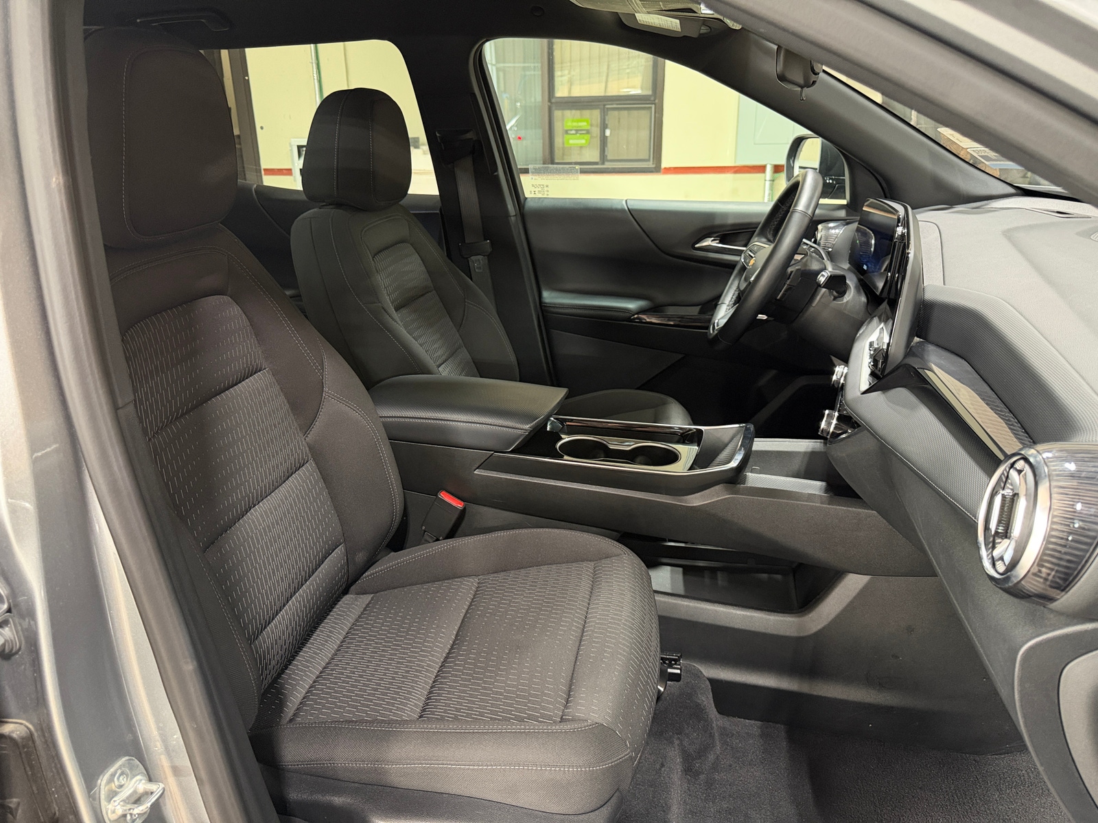 Thumbnail: 2025 Chevrolet Equinox - 2