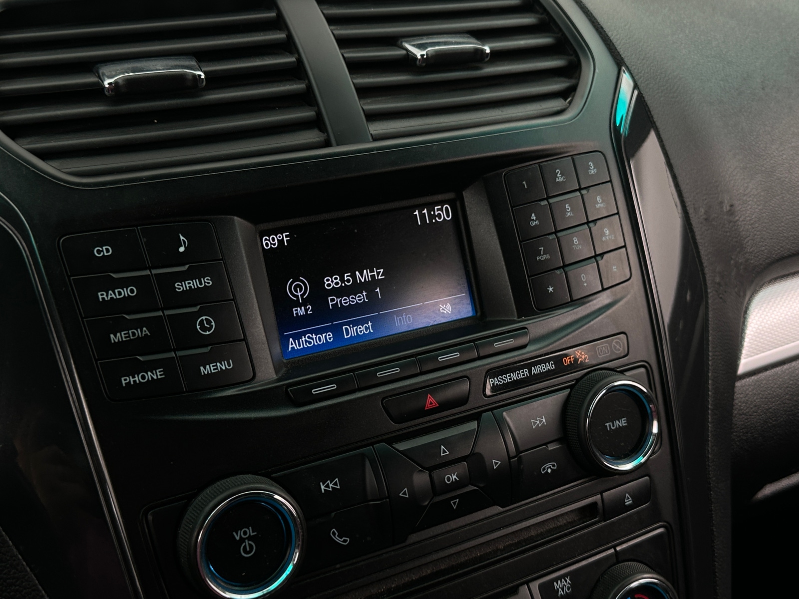 Thumbnail: 2016 Ford Explorer - 4