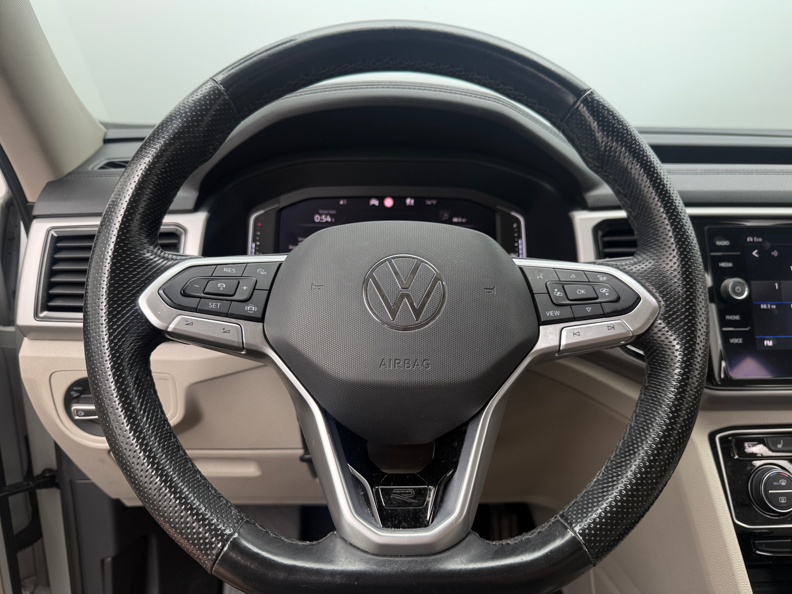 Thumbnail: 2021 Volkswagen Atlas - 4