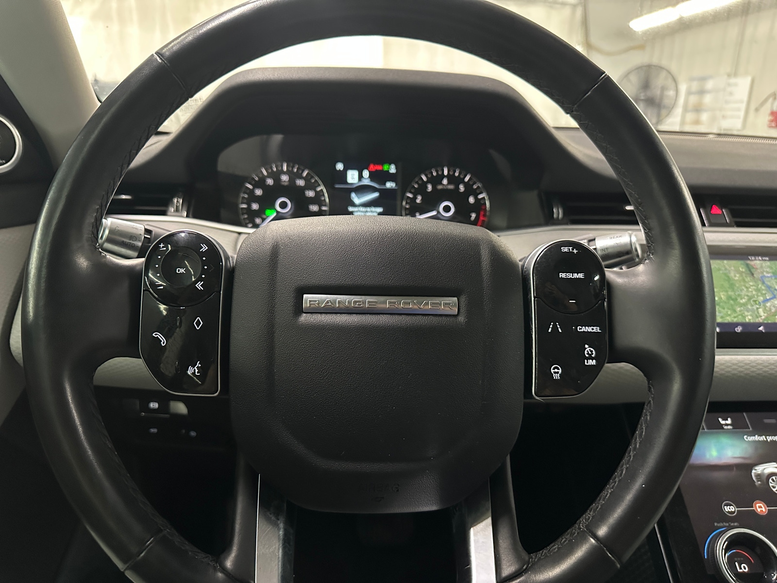 Thumbnail: 2020 Land Rover Range Rover Evoque - 4