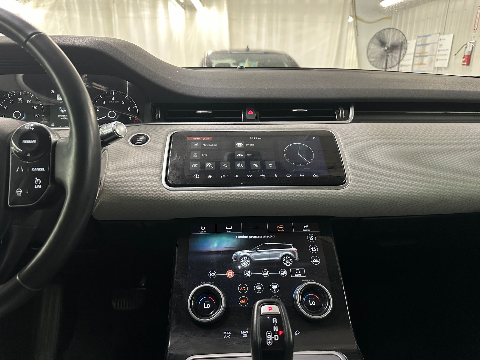 Thumbnail: 2020 Land Rover Range Rover Evoque - 3