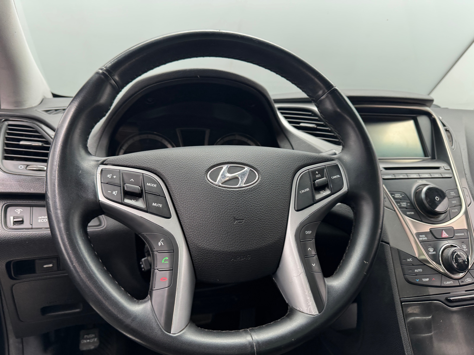 Thumbnail: 2013 Hyundai Azera - 4