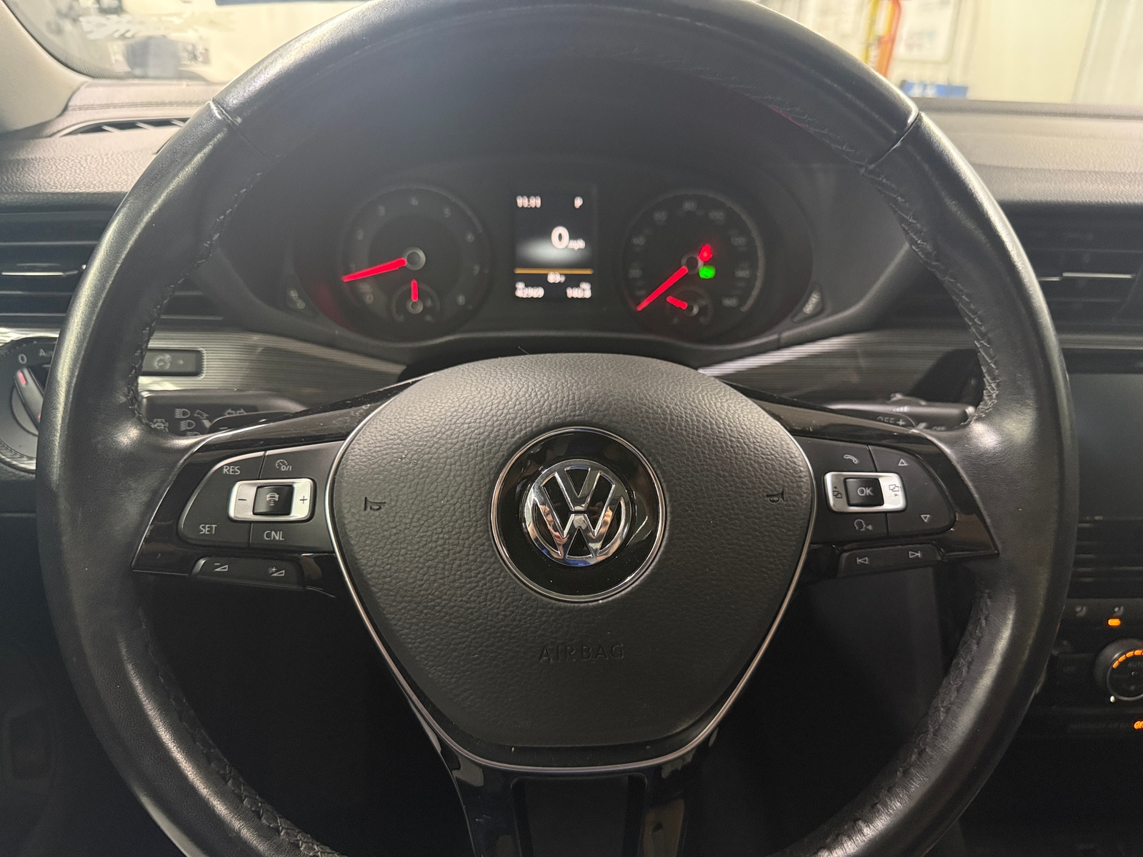 Thumbnail: 2020 Volkswagen Passat - 4