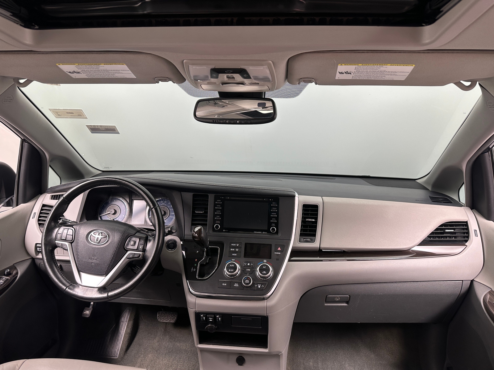 Thumbnail: 2019 Toyota Sienna - 2