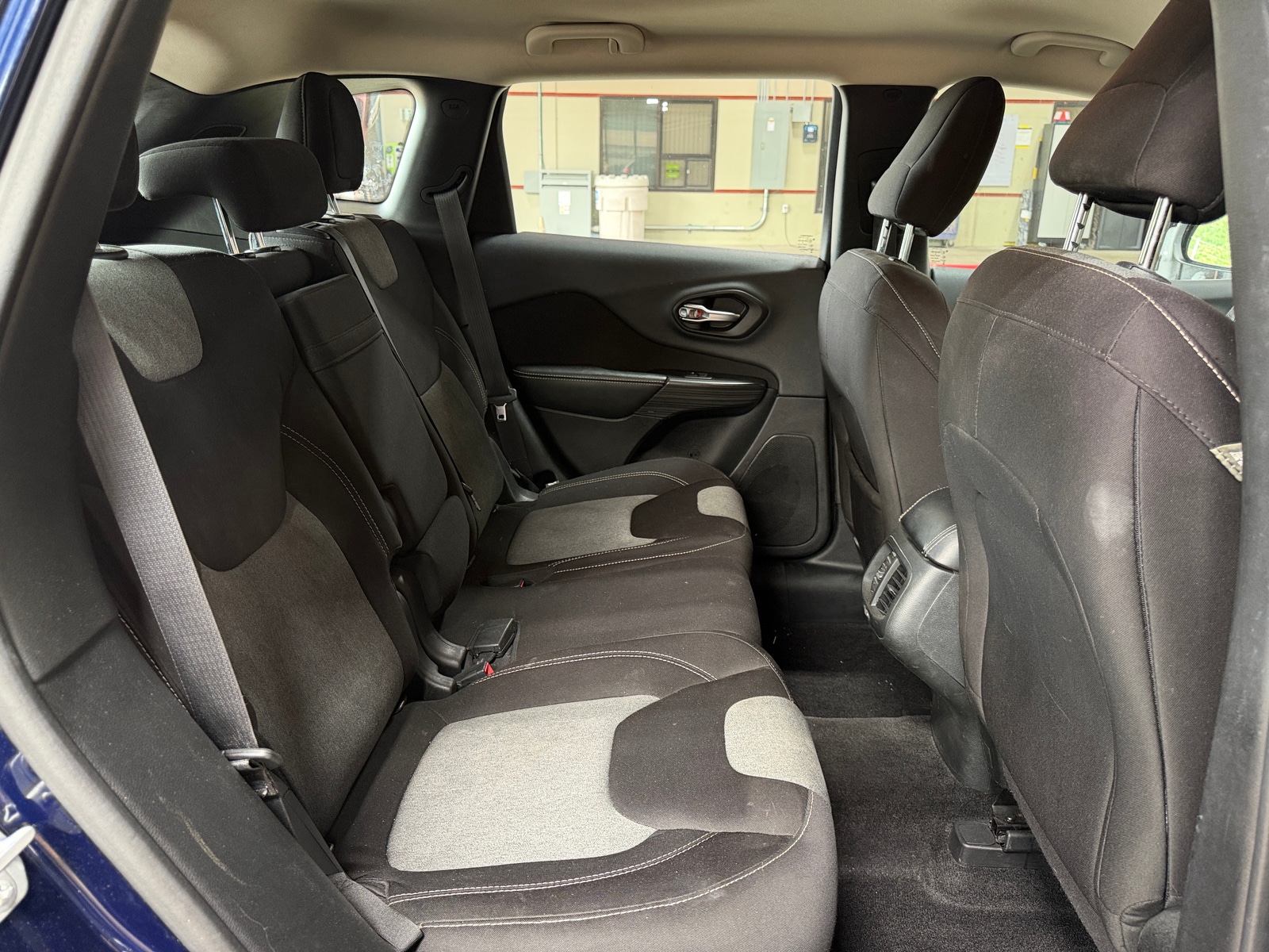 Thumbnail: 2015 Jeep Cherokee - 6