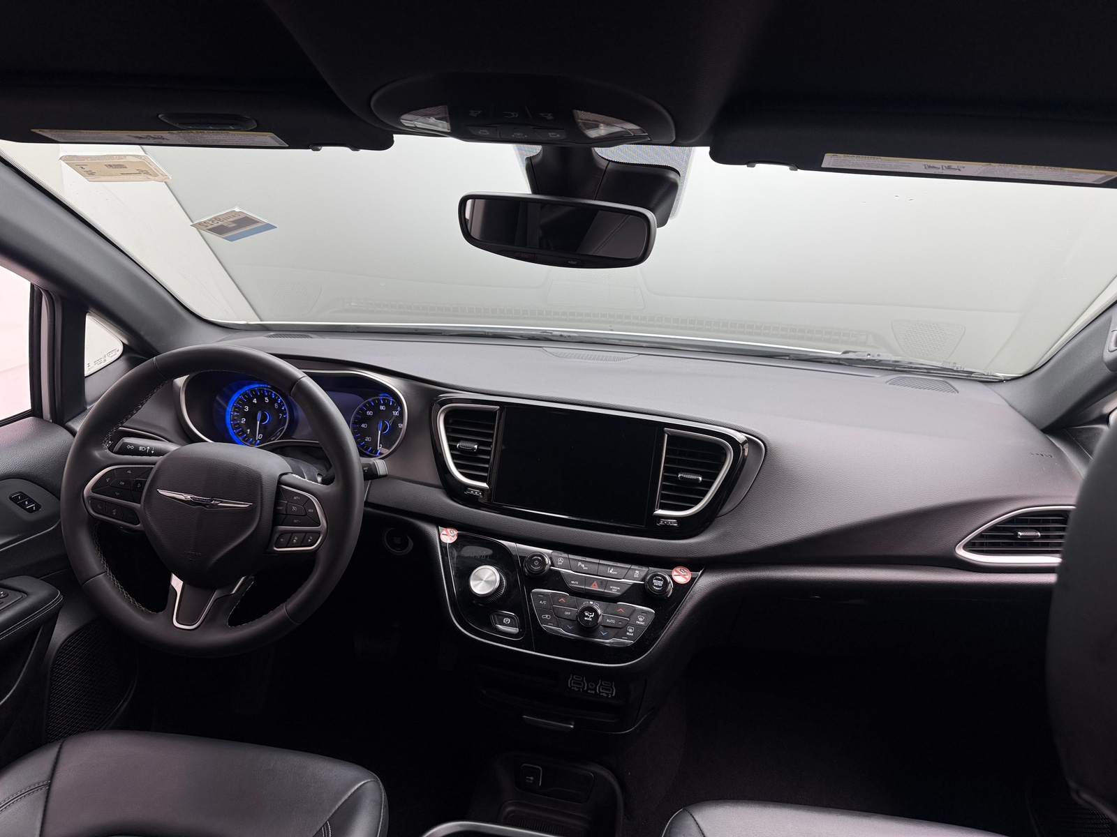 Thumbnail: 2025 Chrysler Pacifica - 2