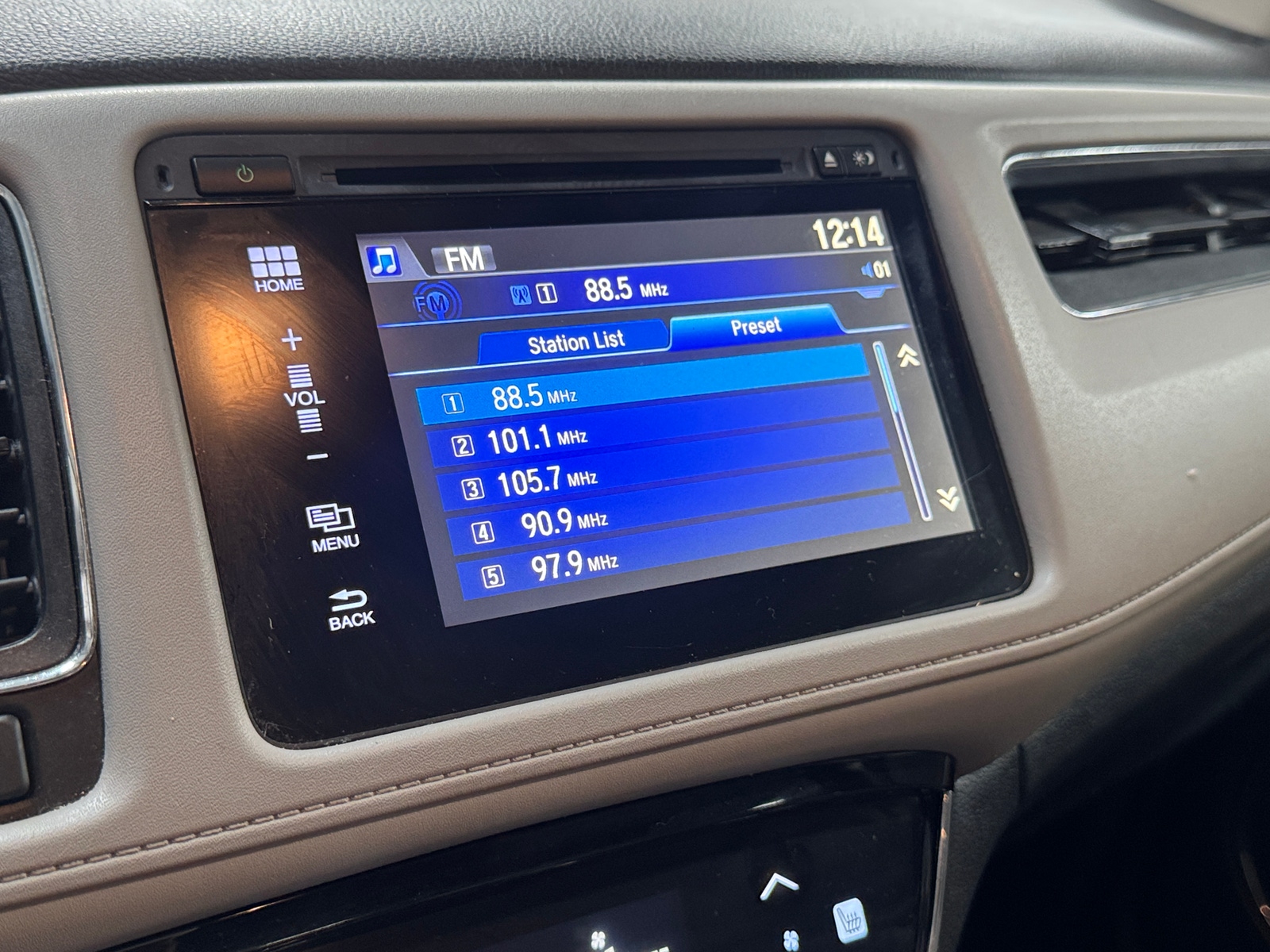 Thumbnail: 2016 Honda HR-V - 4