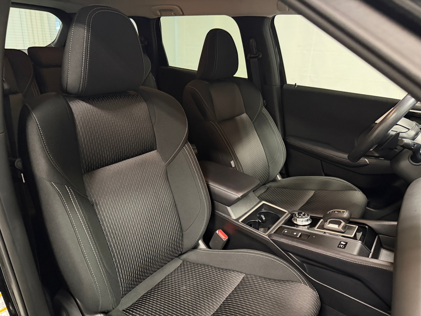 Thumbnail: 2025 Mitsubishi Outlander - 2