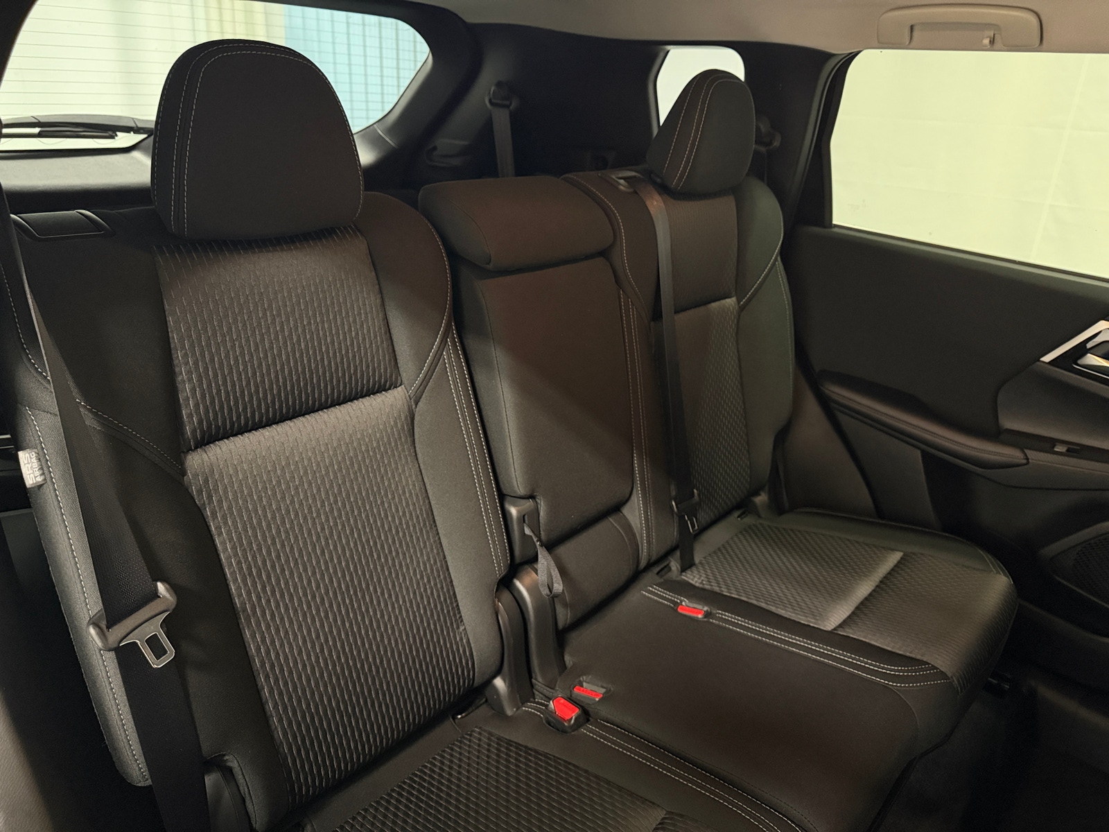 Thumbnail: 2025 Mitsubishi Outlander - 6