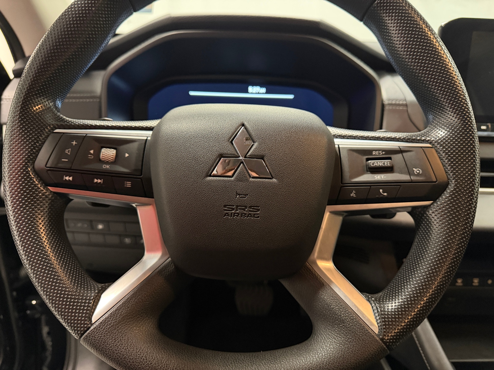 Thumbnail: 2025 Mitsubishi Outlander - 5