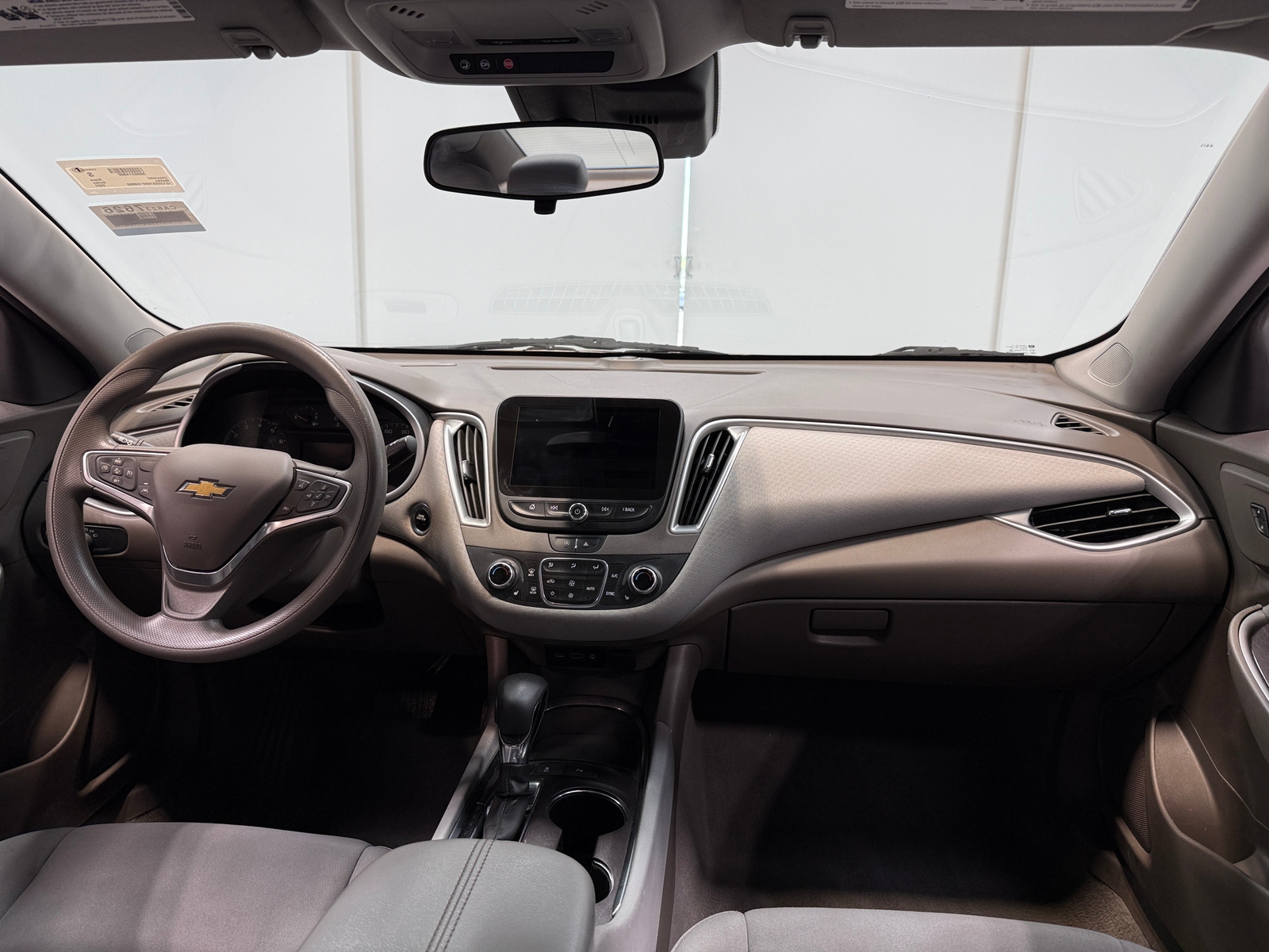 Thumbnail: 2022 Chevrolet Malibu - 3