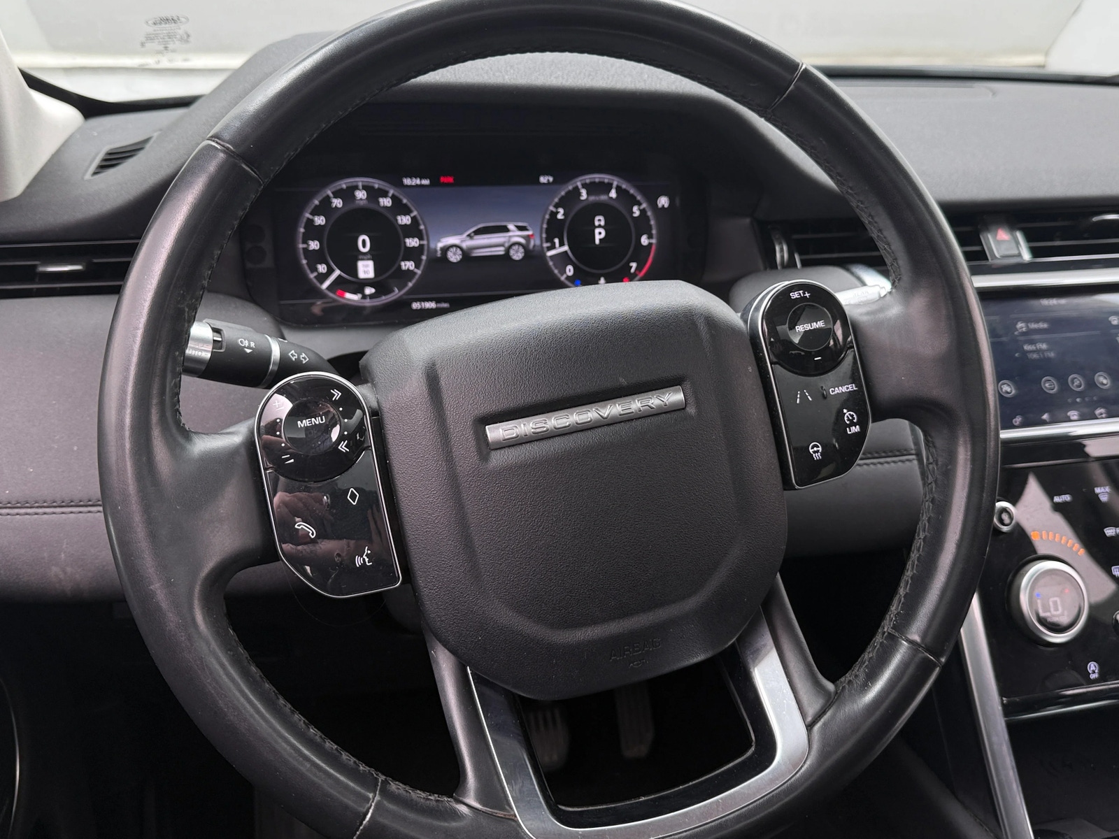 Thumbnail: 2020 Land Rover Discovery Sport - 4