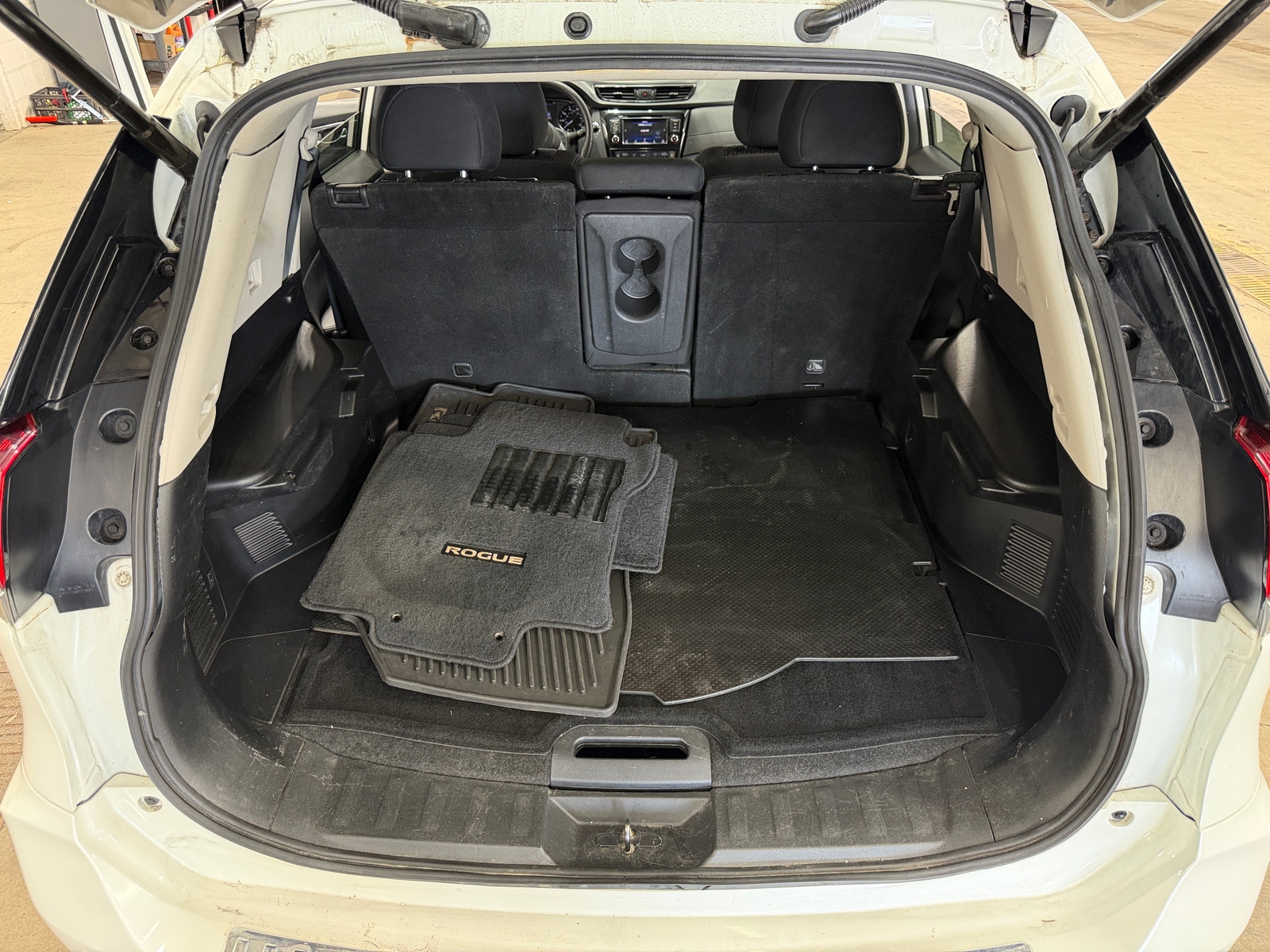 Thumbnail: 2019 Nissan Rogue - 7