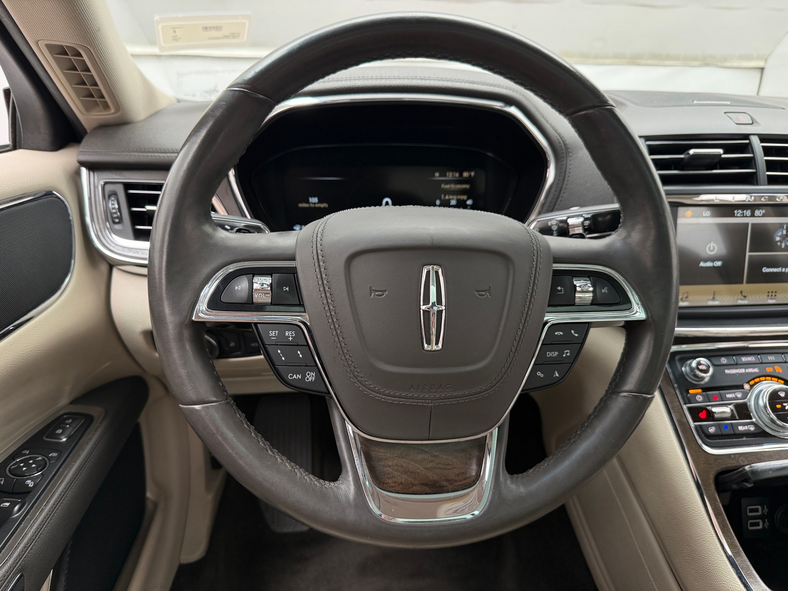 Thumbnail: 2017 Lincoln Continental - 4