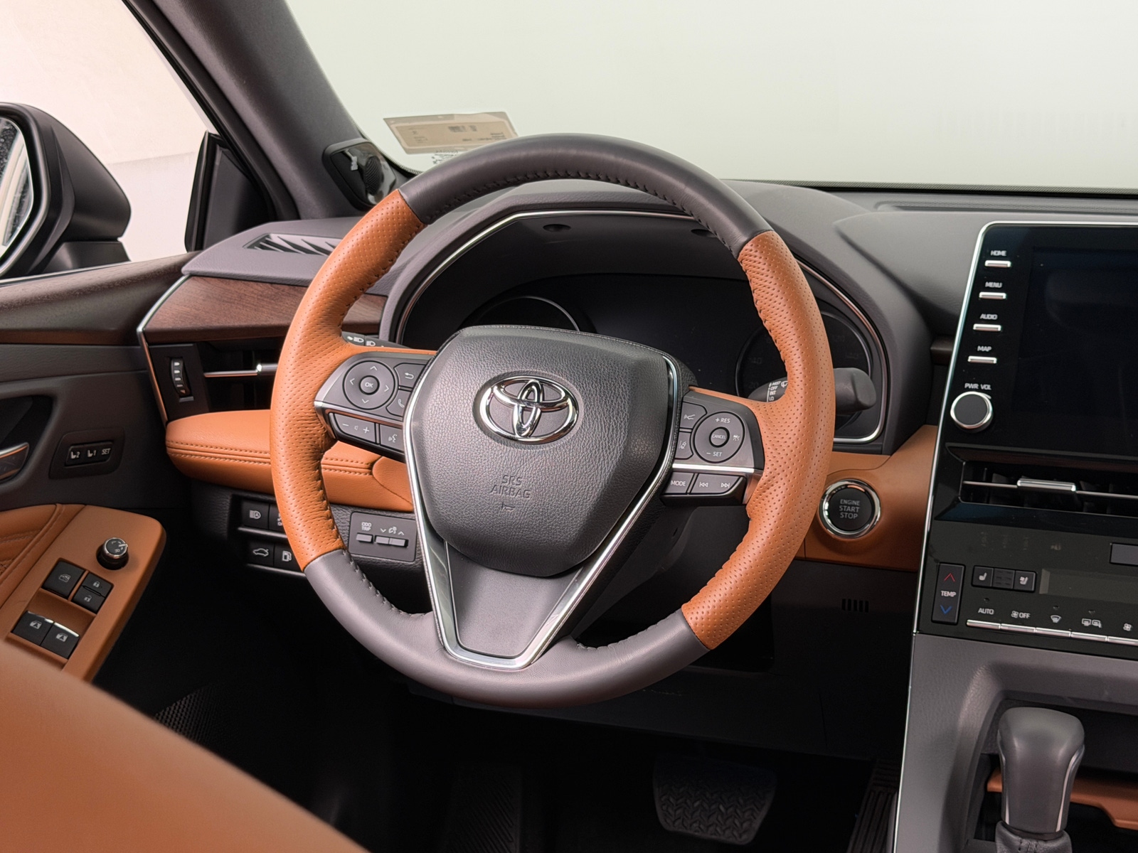 Thumbnail: 2022 Toyota Avalon - 4