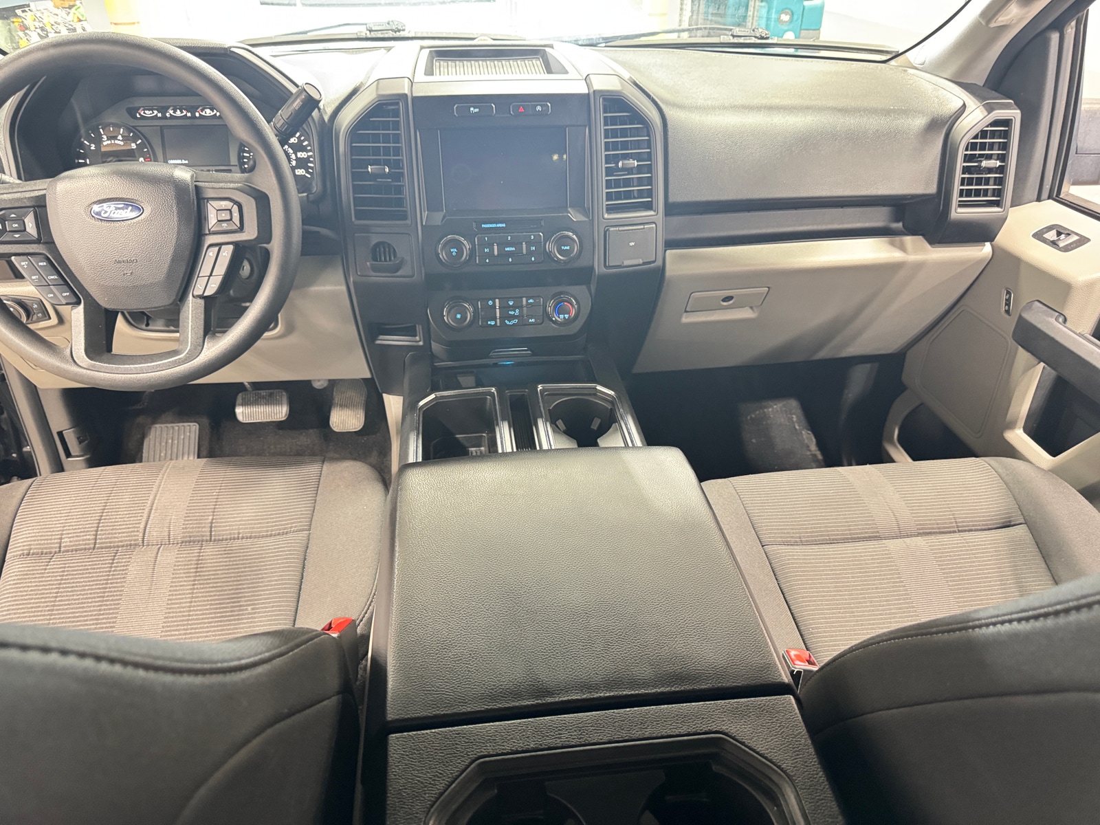 Thumbnail: 2019 Ford Econoline - 3