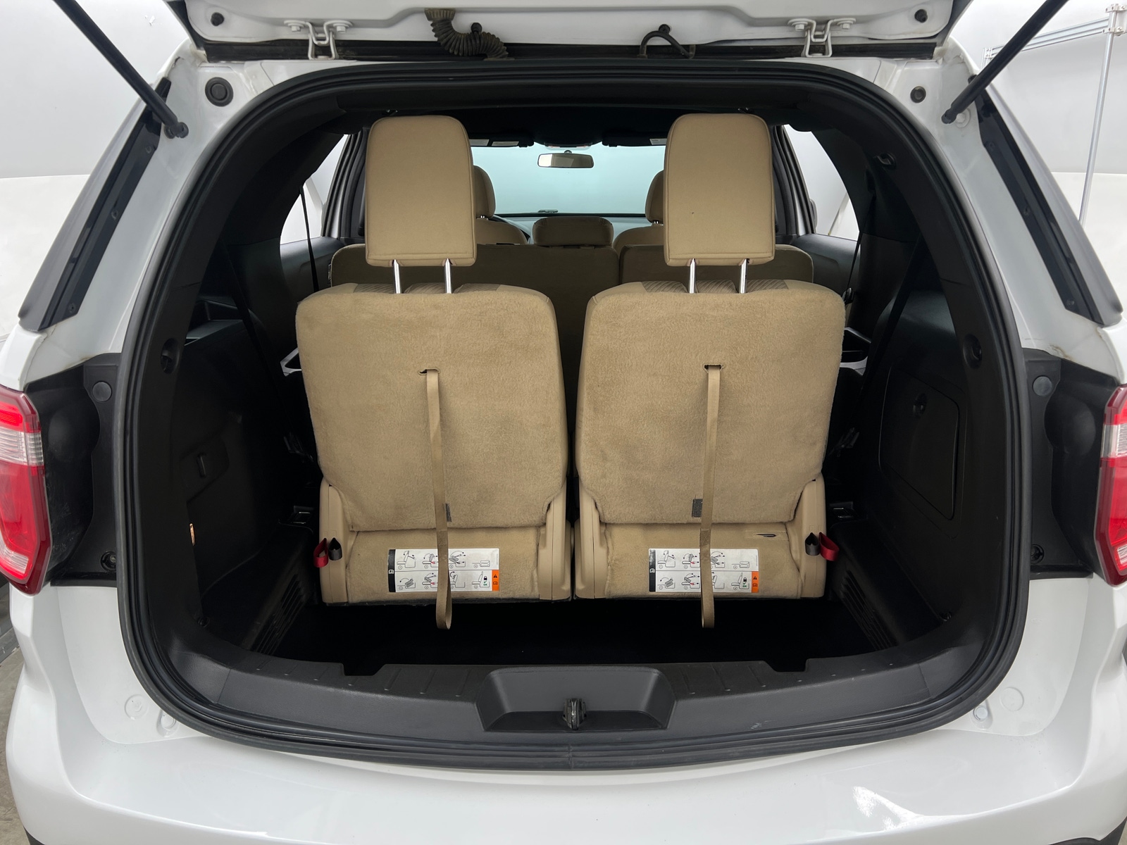 Thumbnail: 2016 Ford Explorer - 7
