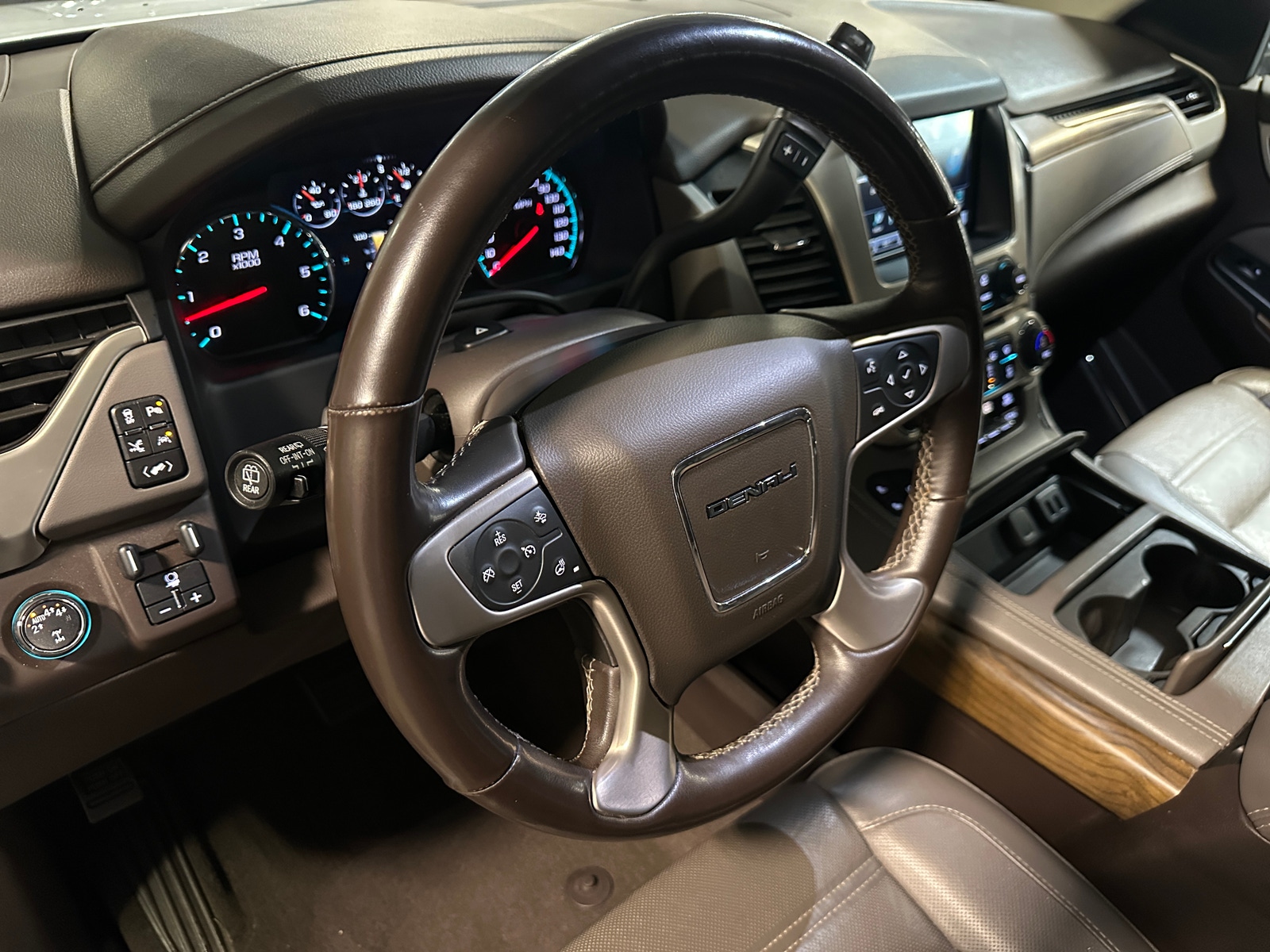 Thumbnail: 2020 GMC Yukon XL - 4
