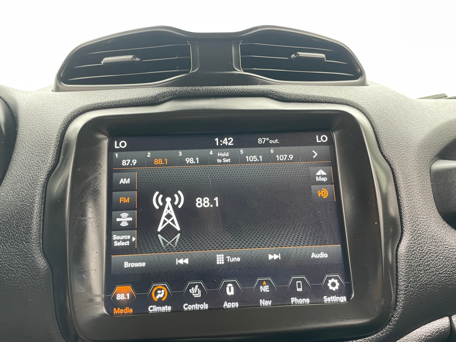 Thumbnail: 2022 Jeep Renegade - 4