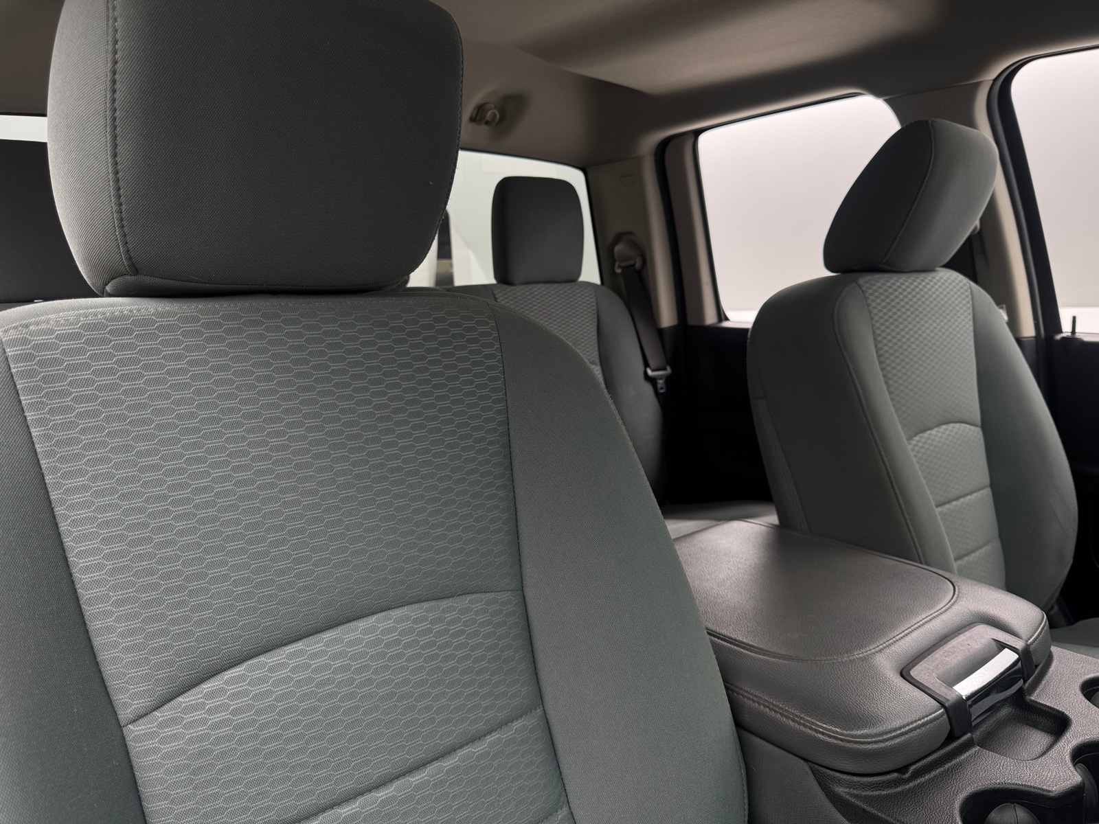 Thumbnail: 2020 RAM 1500 Classic - 2