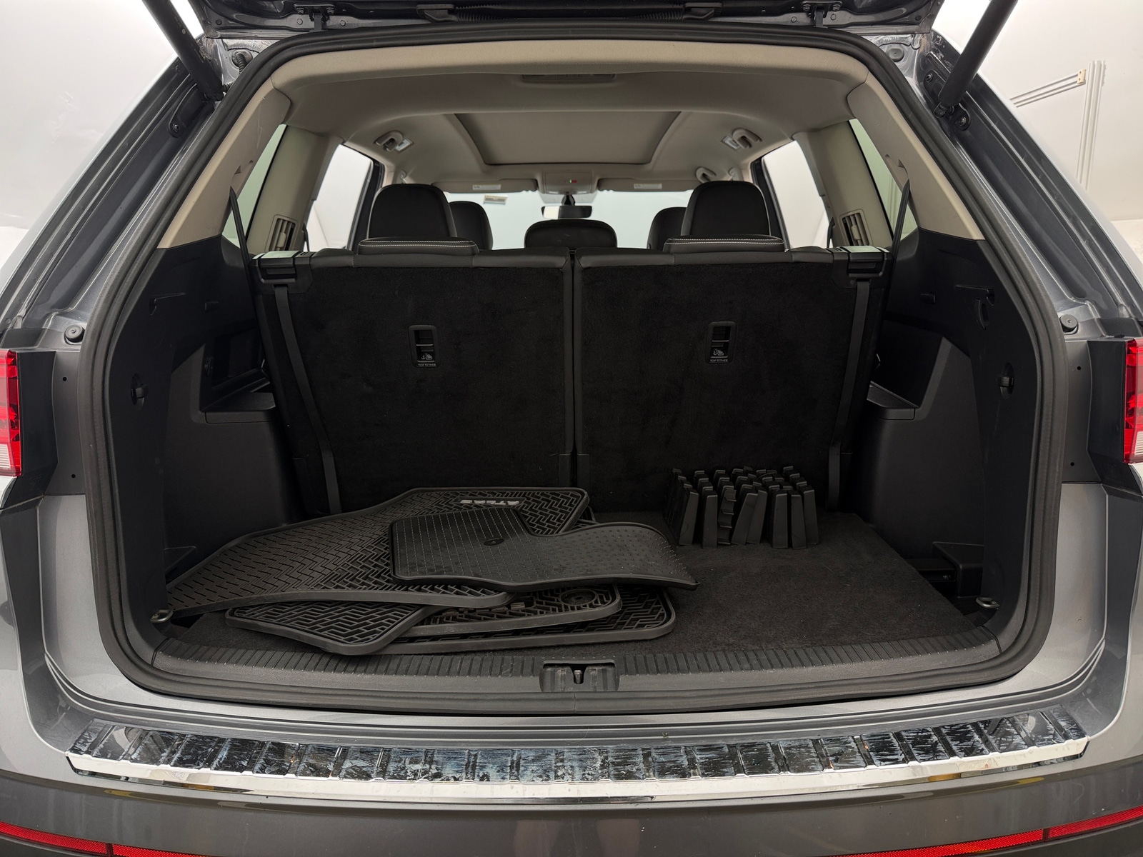 Thumbnail: 2023 Volkswagen Atlas - 6