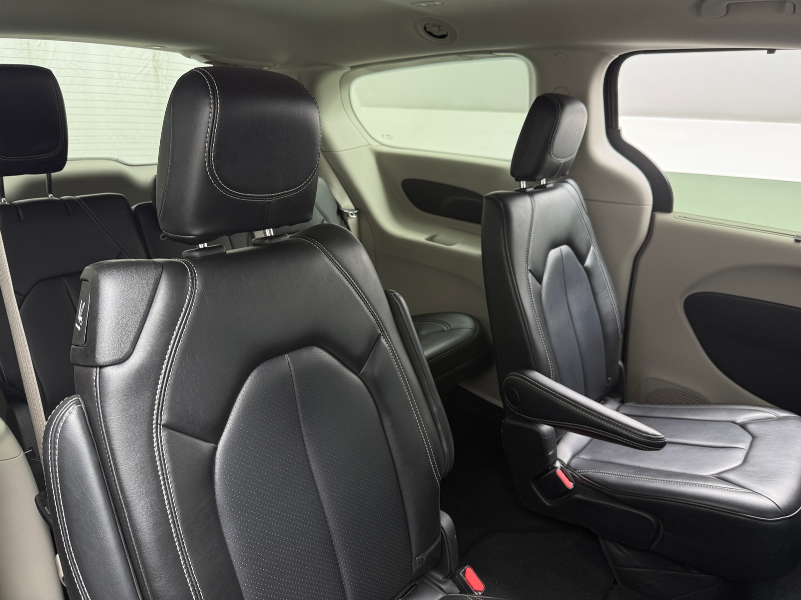 Thumbnail: 2023 Chrysler Pacifica - 5