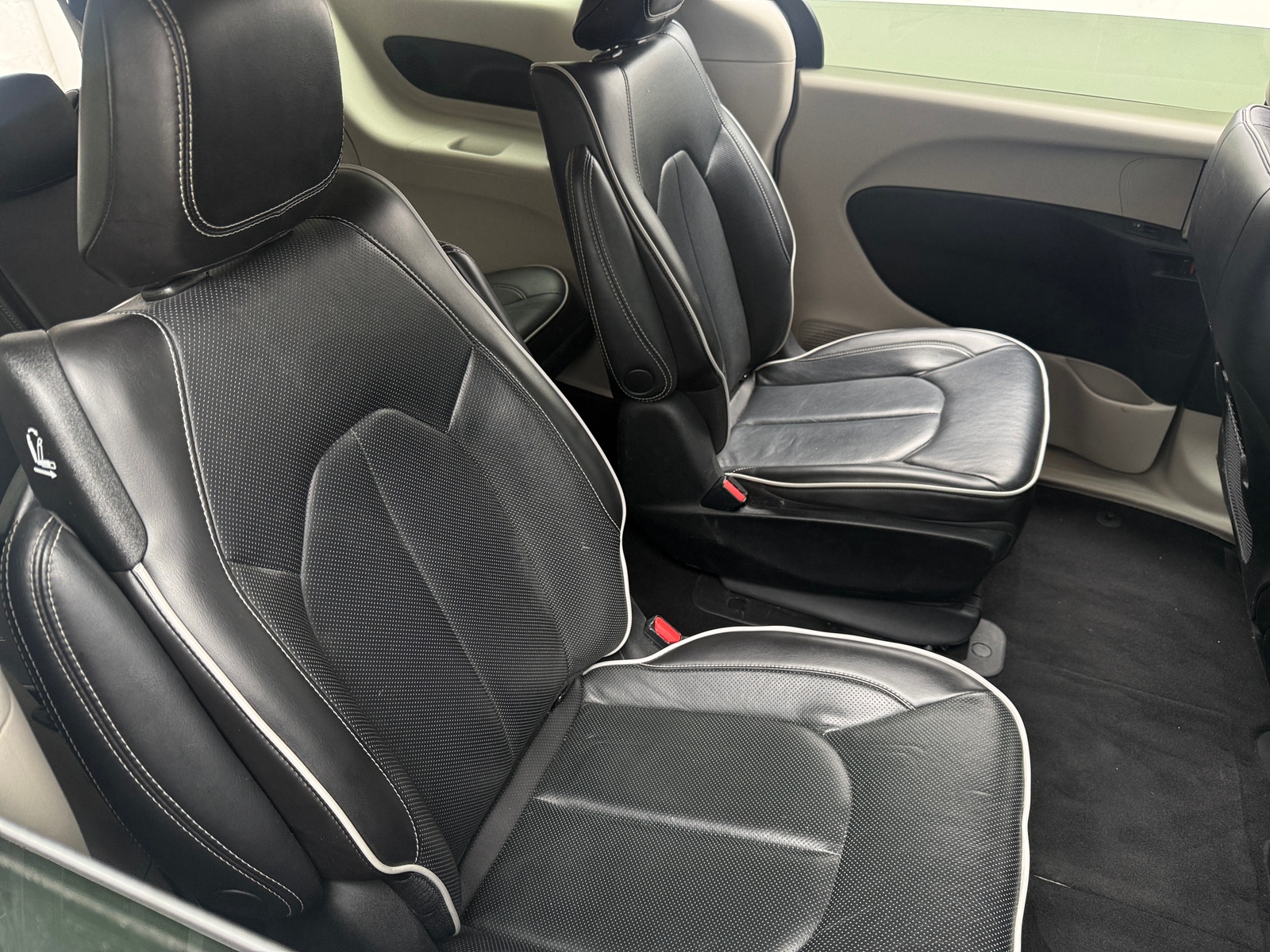 Thumbnail: 2023 Chrysler Pacifica - 5